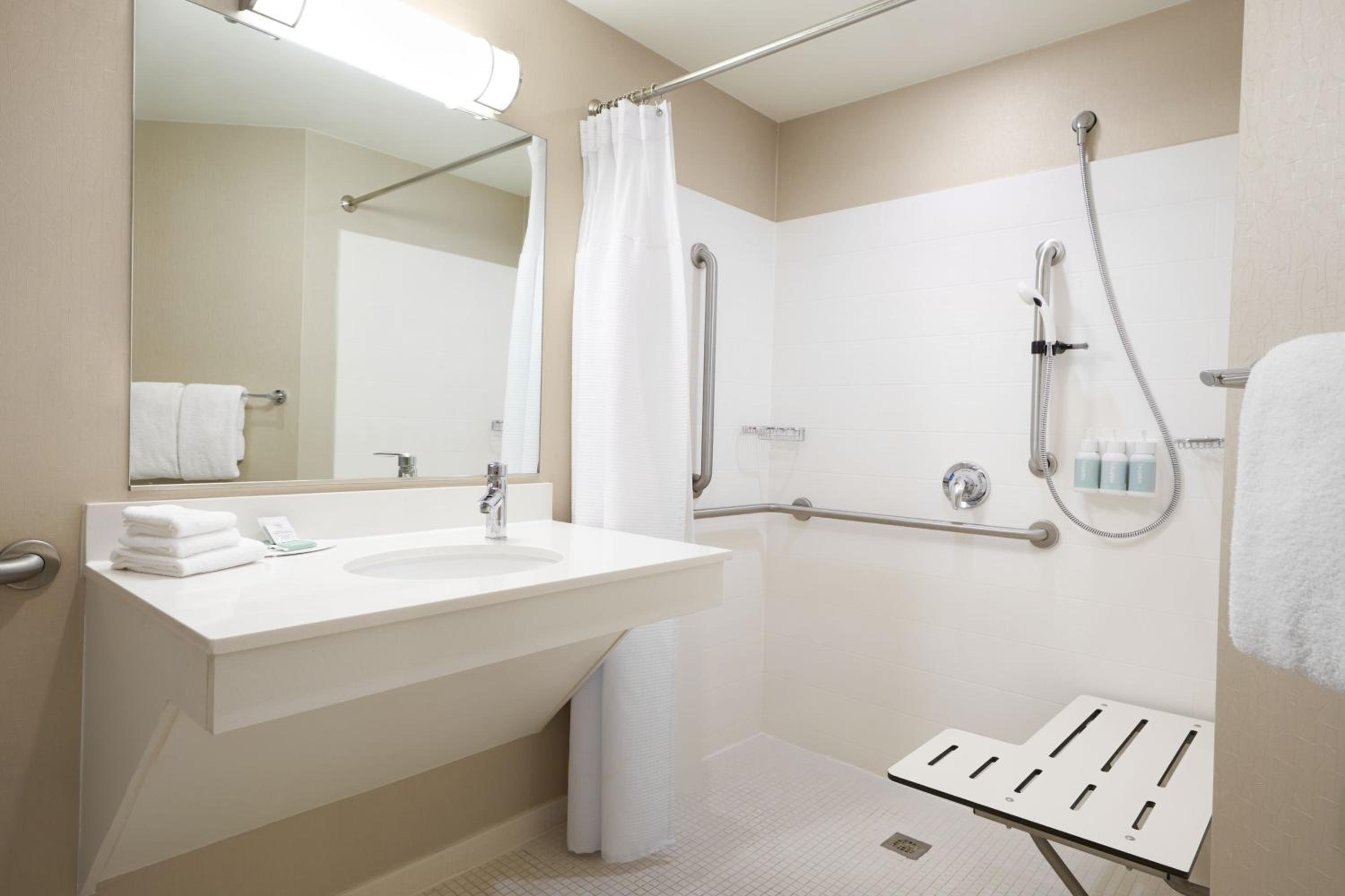 Studio with Two Queen Beds and Roll-In Shower - Mobility and Hearing Accessible