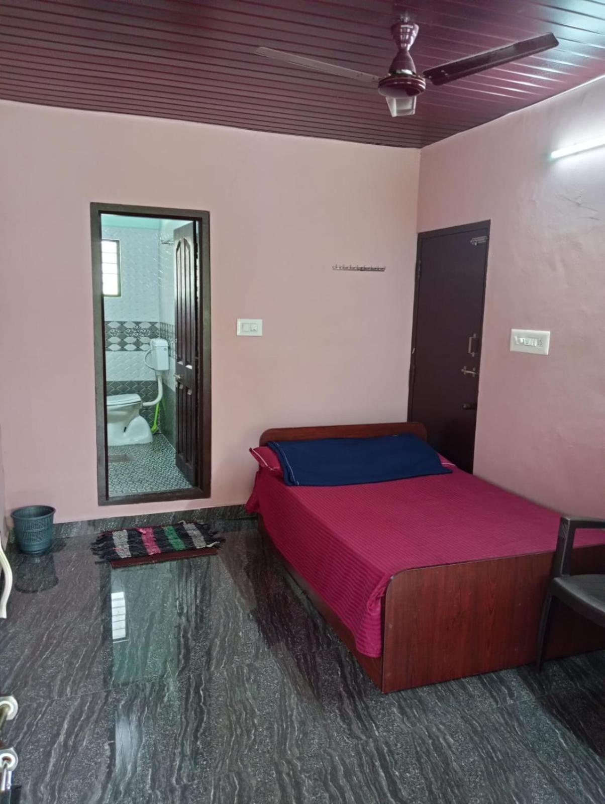 Quadruple Room with Balcony photo 3