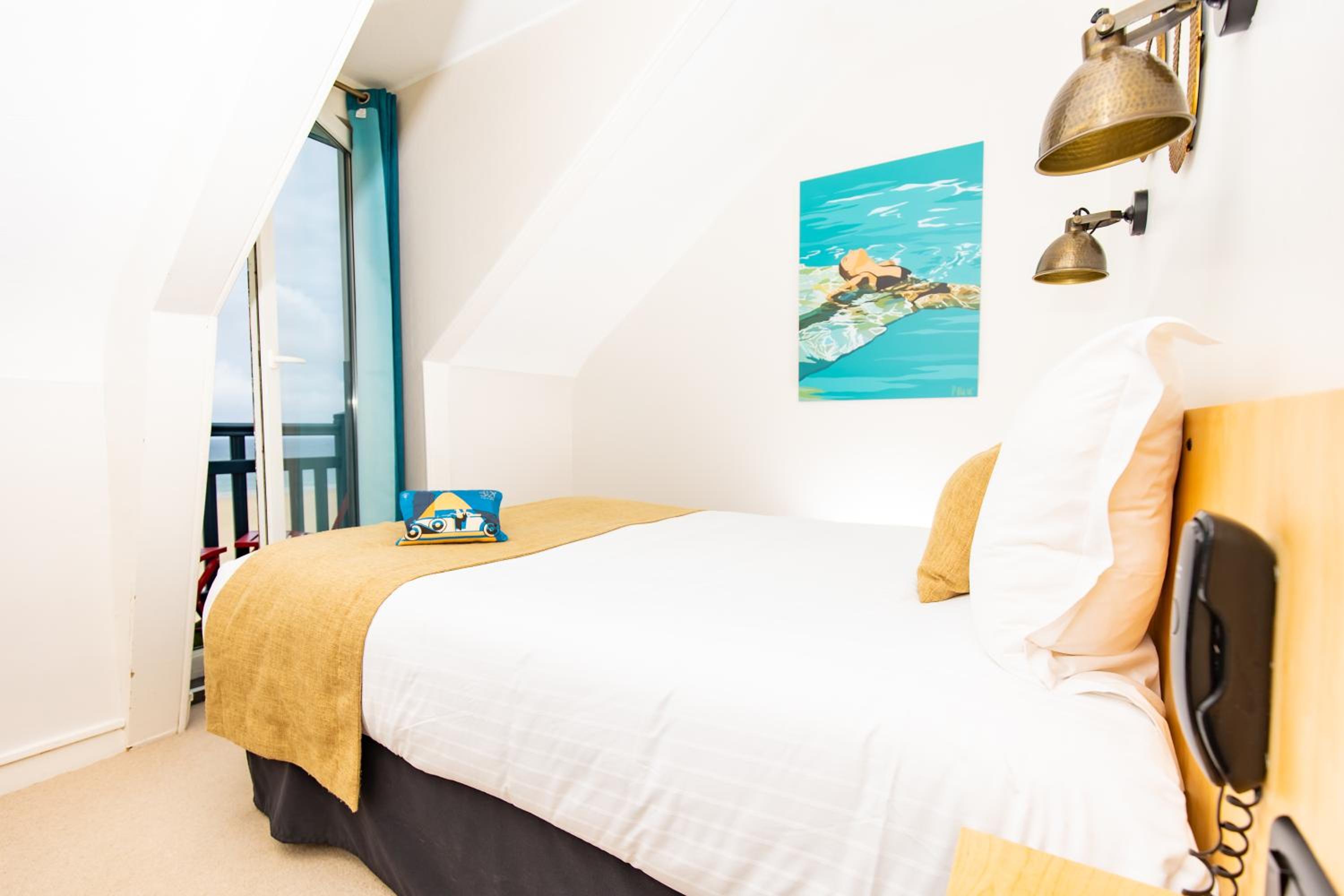 Small Double Room with Balcony - Sea View