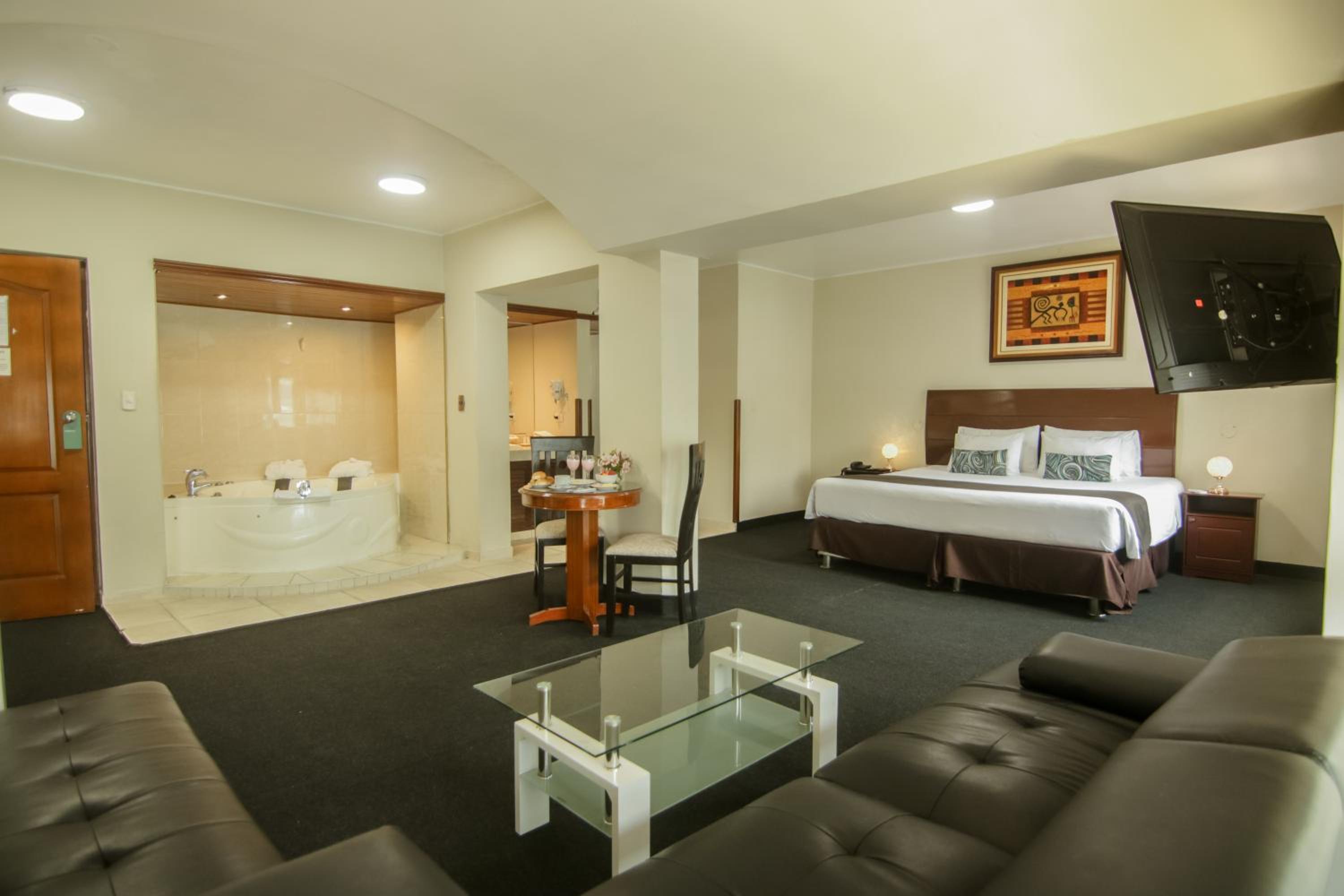 Deluxe Suite with Spa Bath