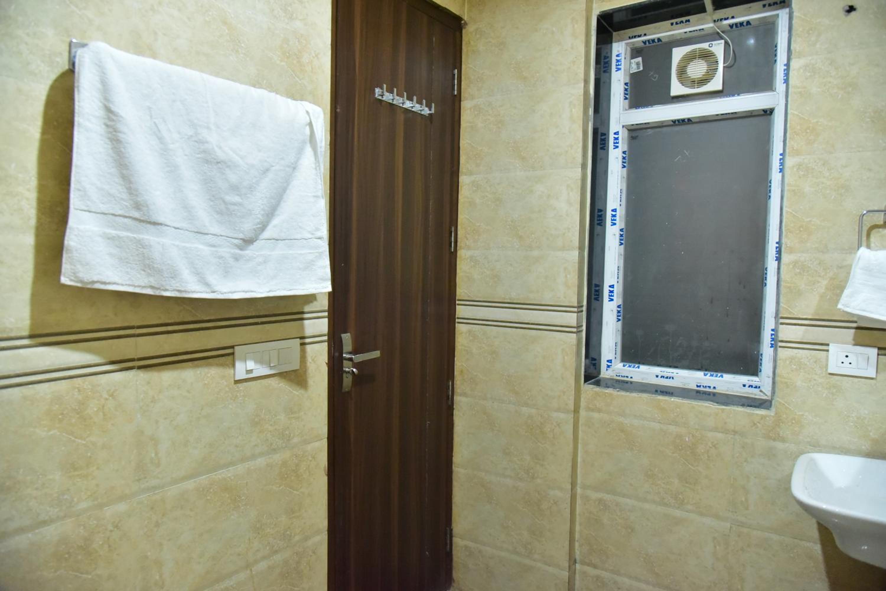 Deluxe Room (2 Adults + 1 Child) photo 2