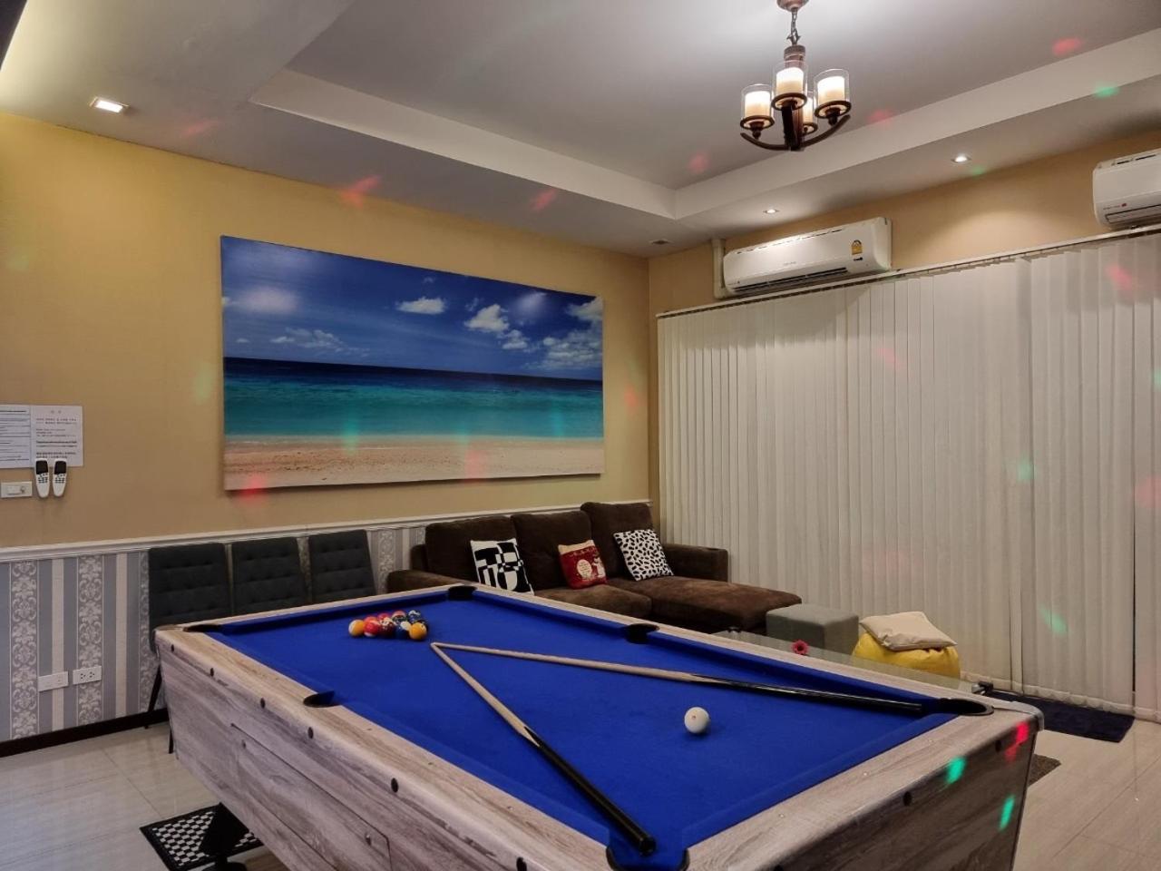 Villa with Private Pool - Photo 7