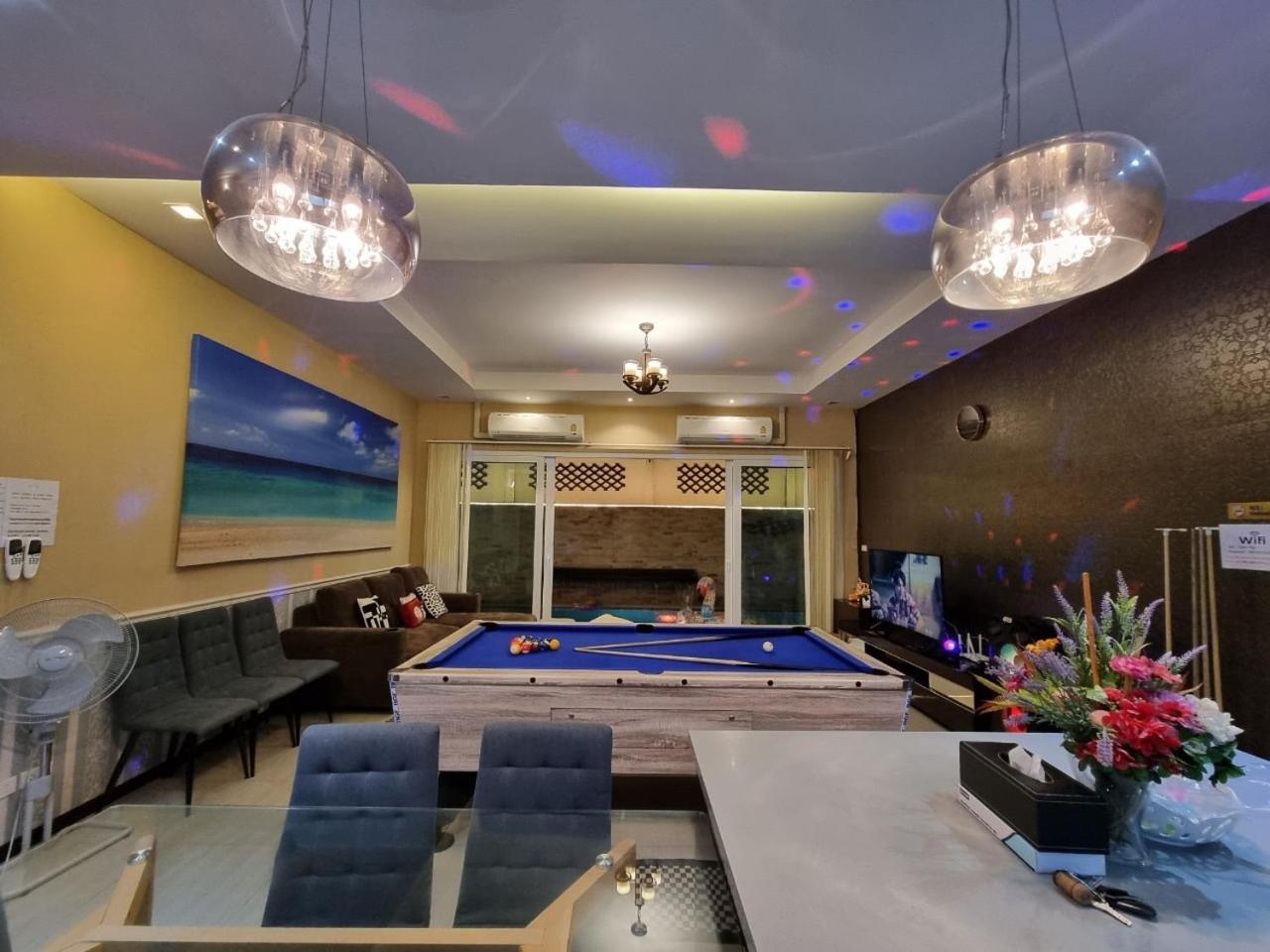 Villa with Private Pool - Photo 47