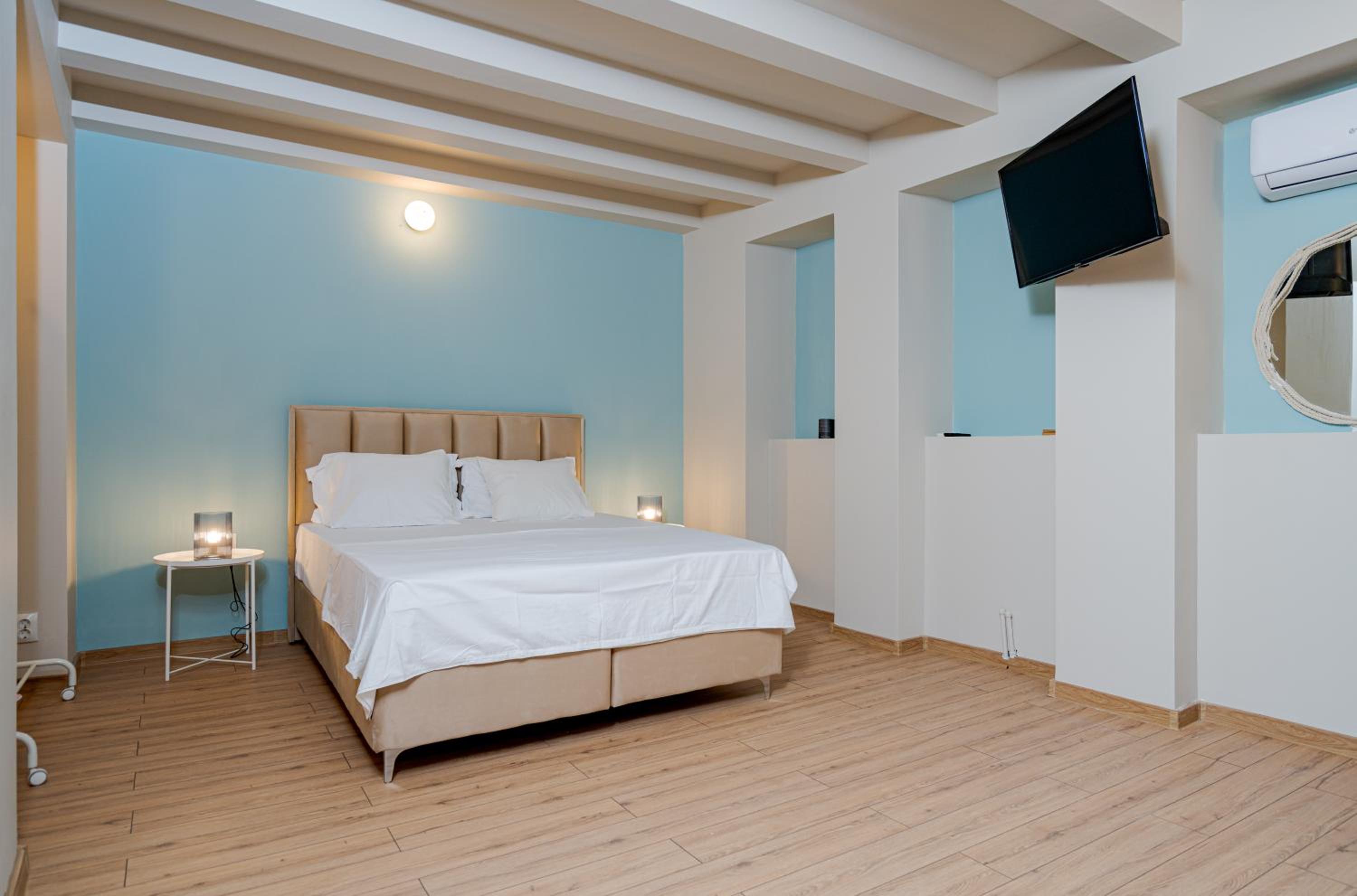  Double Room with Bath - Photo 1