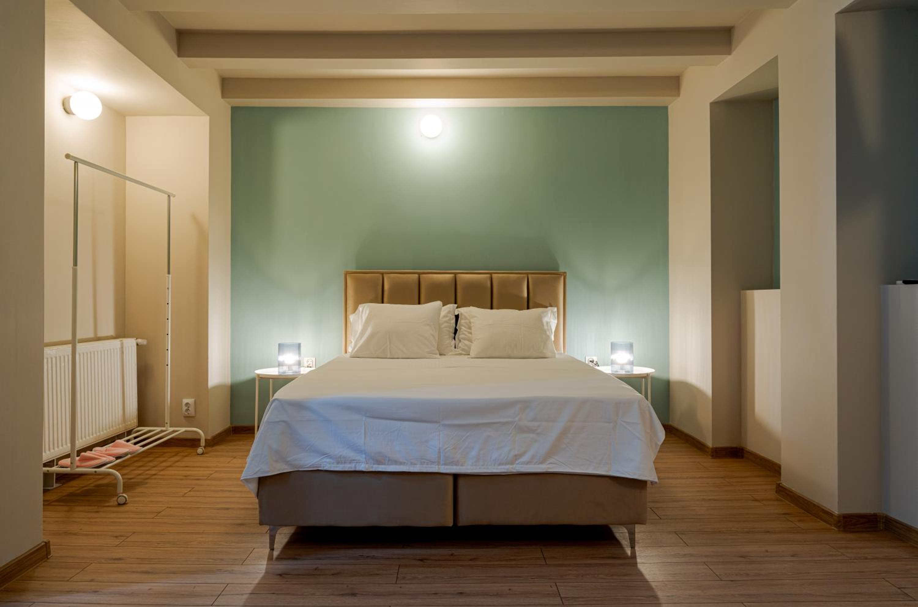  Double Room with Bath - Photo 8