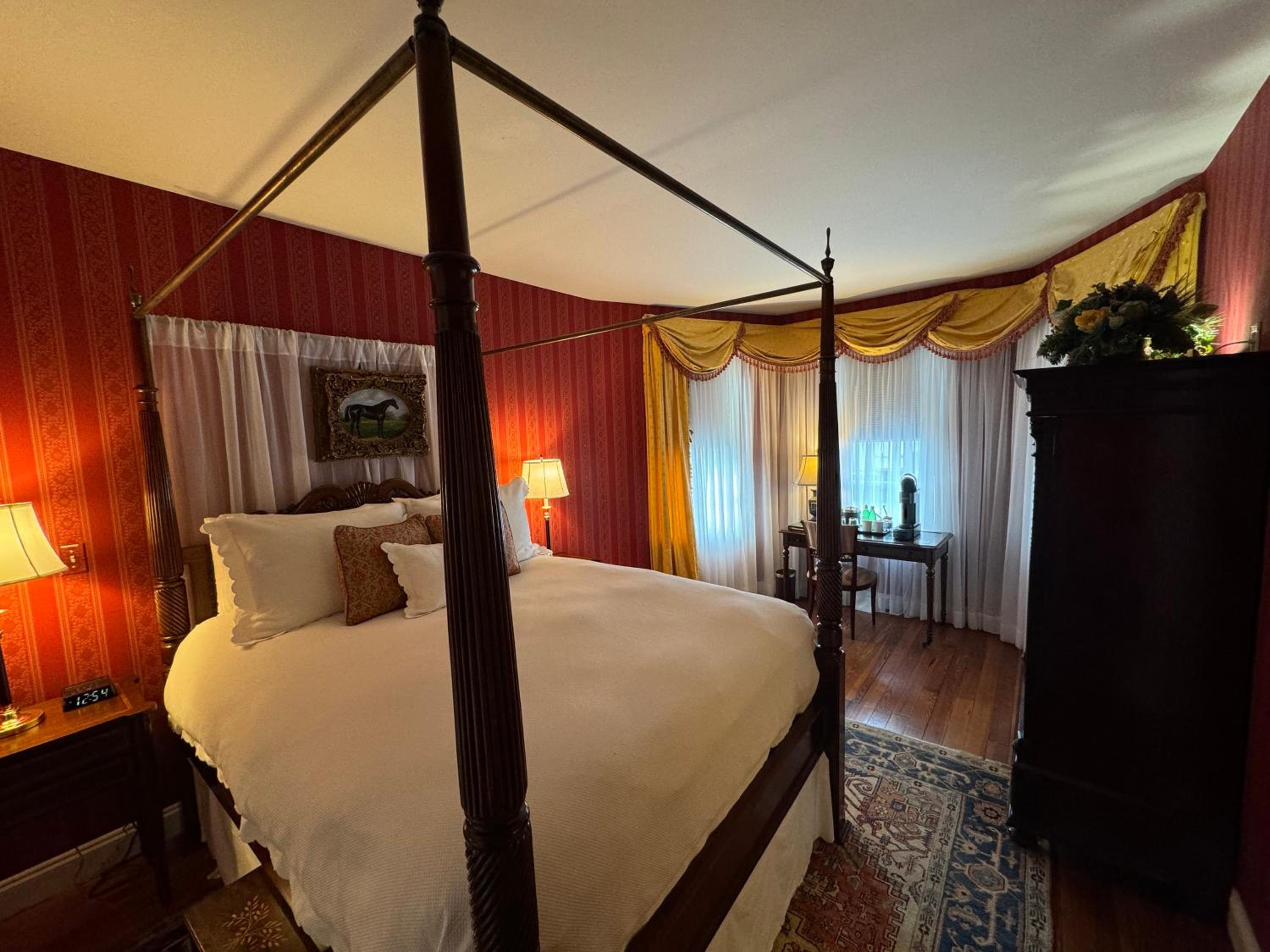 Queen Room photo 3