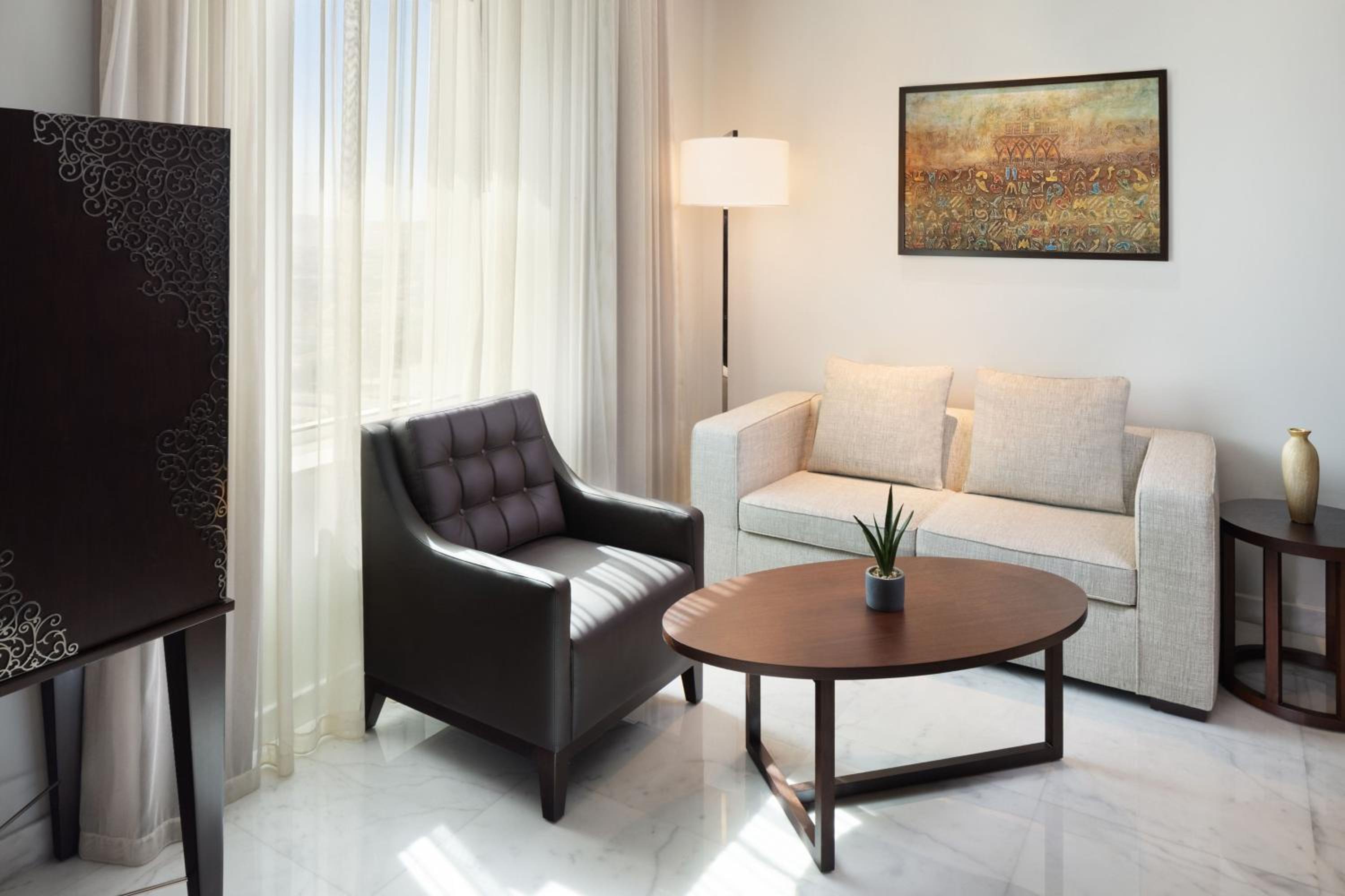 Premium, Guest room, 1 King - Photo 8