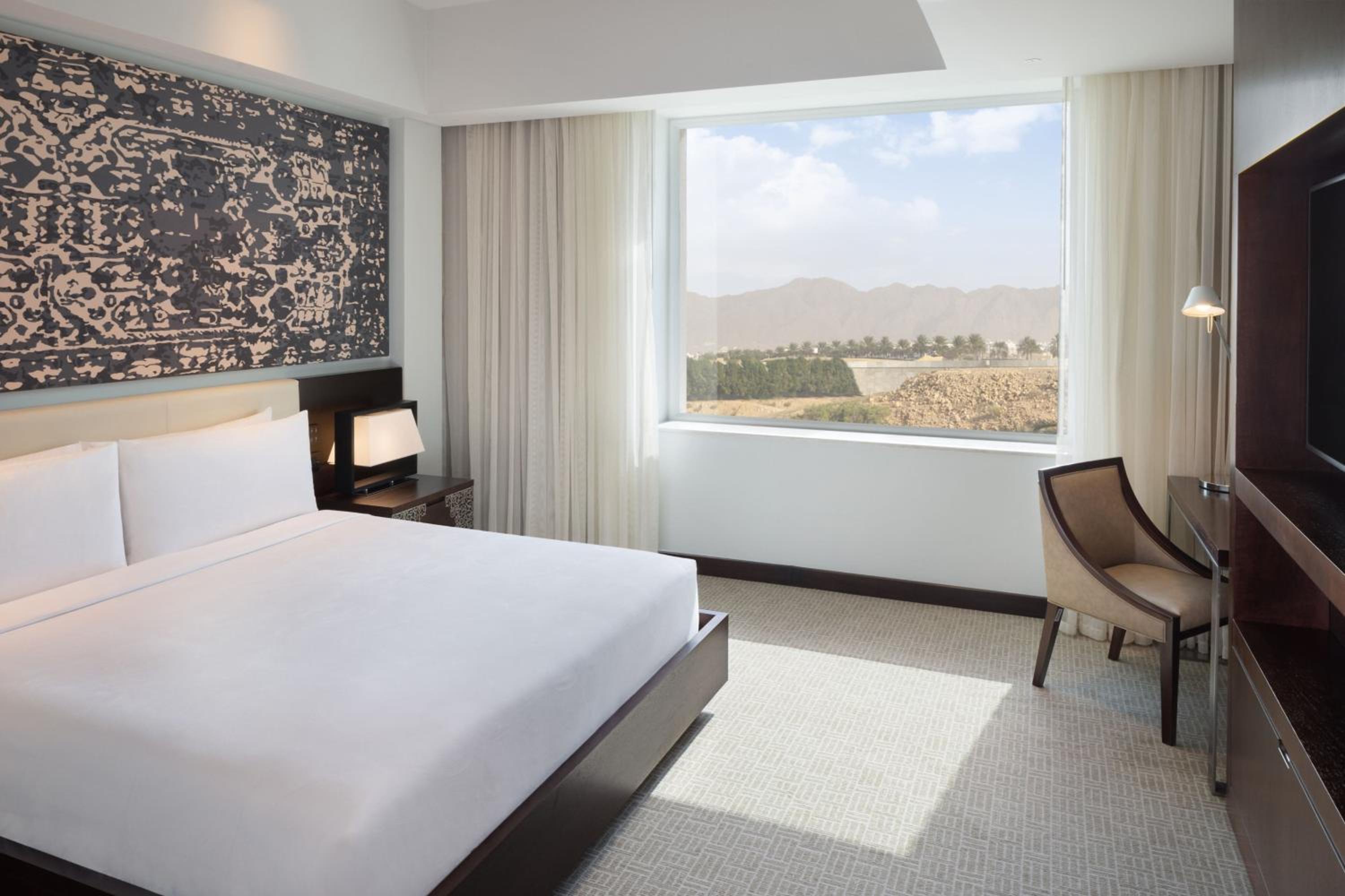 Premium, Guest room, 1 King - Photo 9