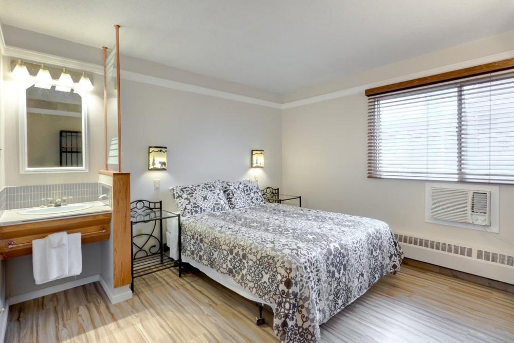 Standard Queen Room - Photo 1