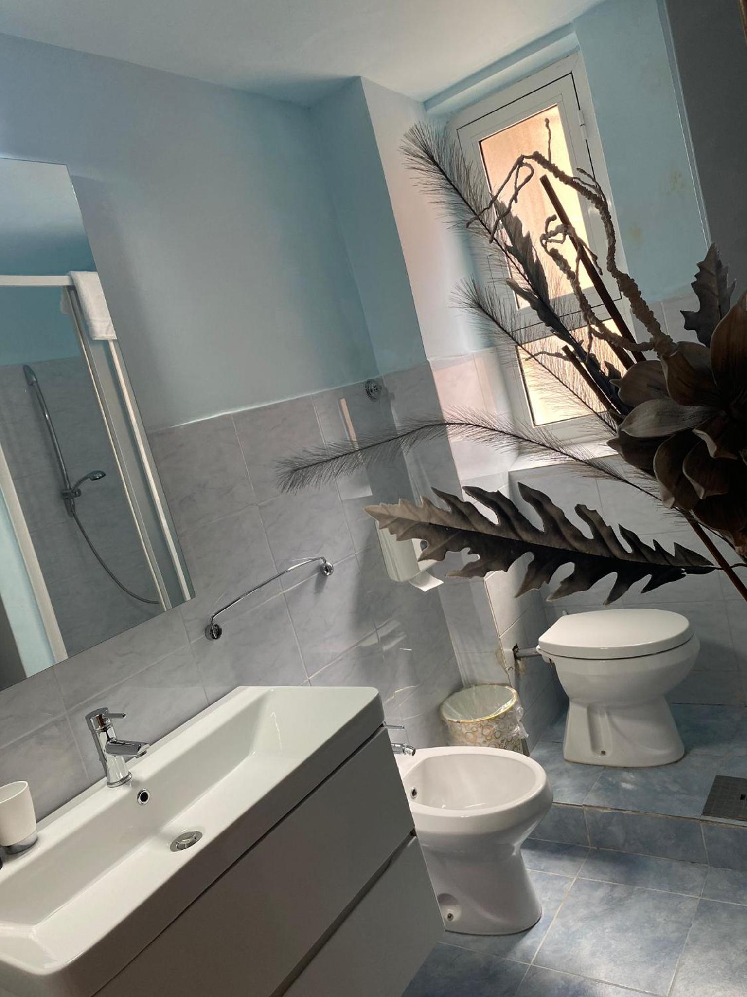 Family Room with Private Bathroom photo 3