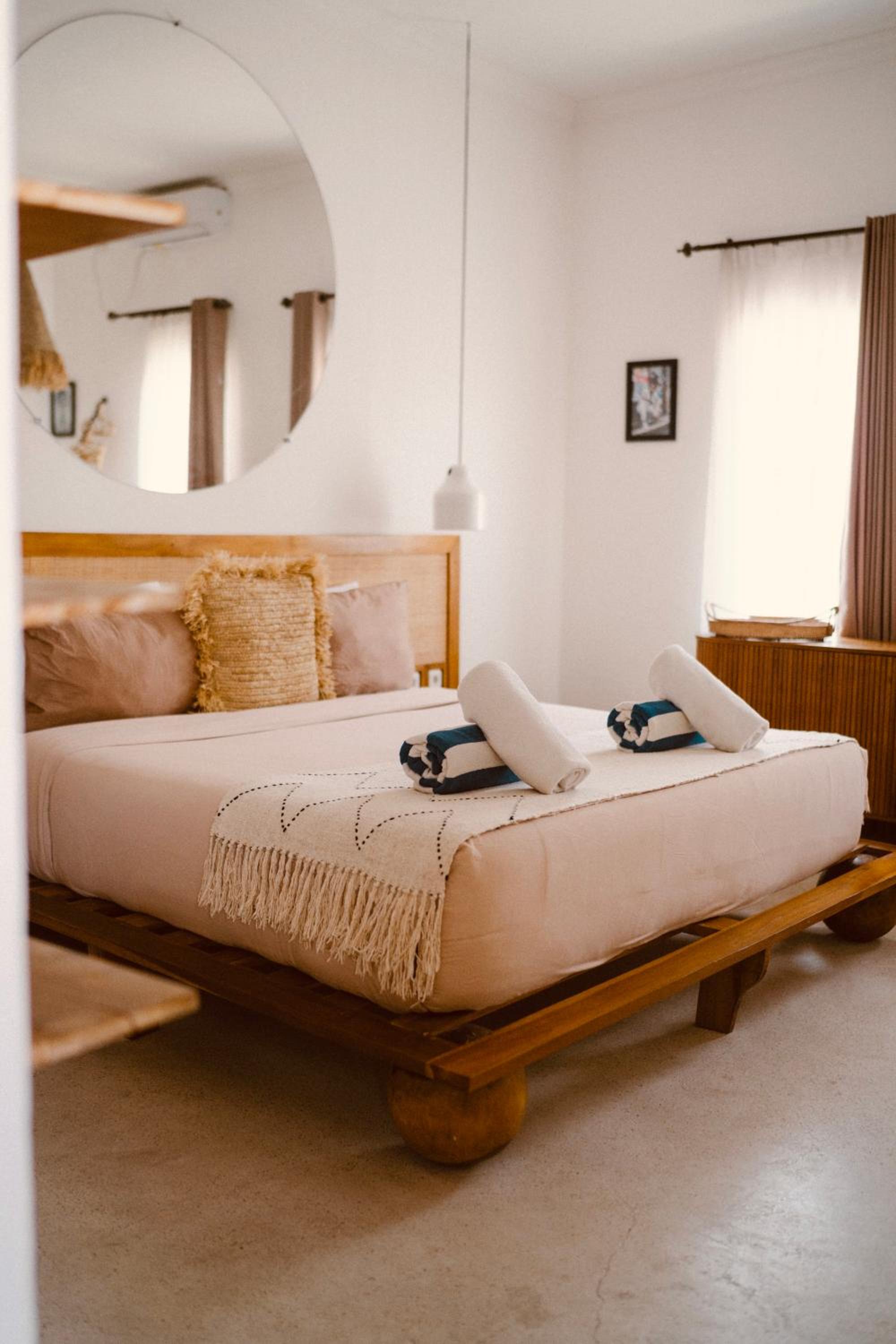 Deluxe King Suite - Photo 27