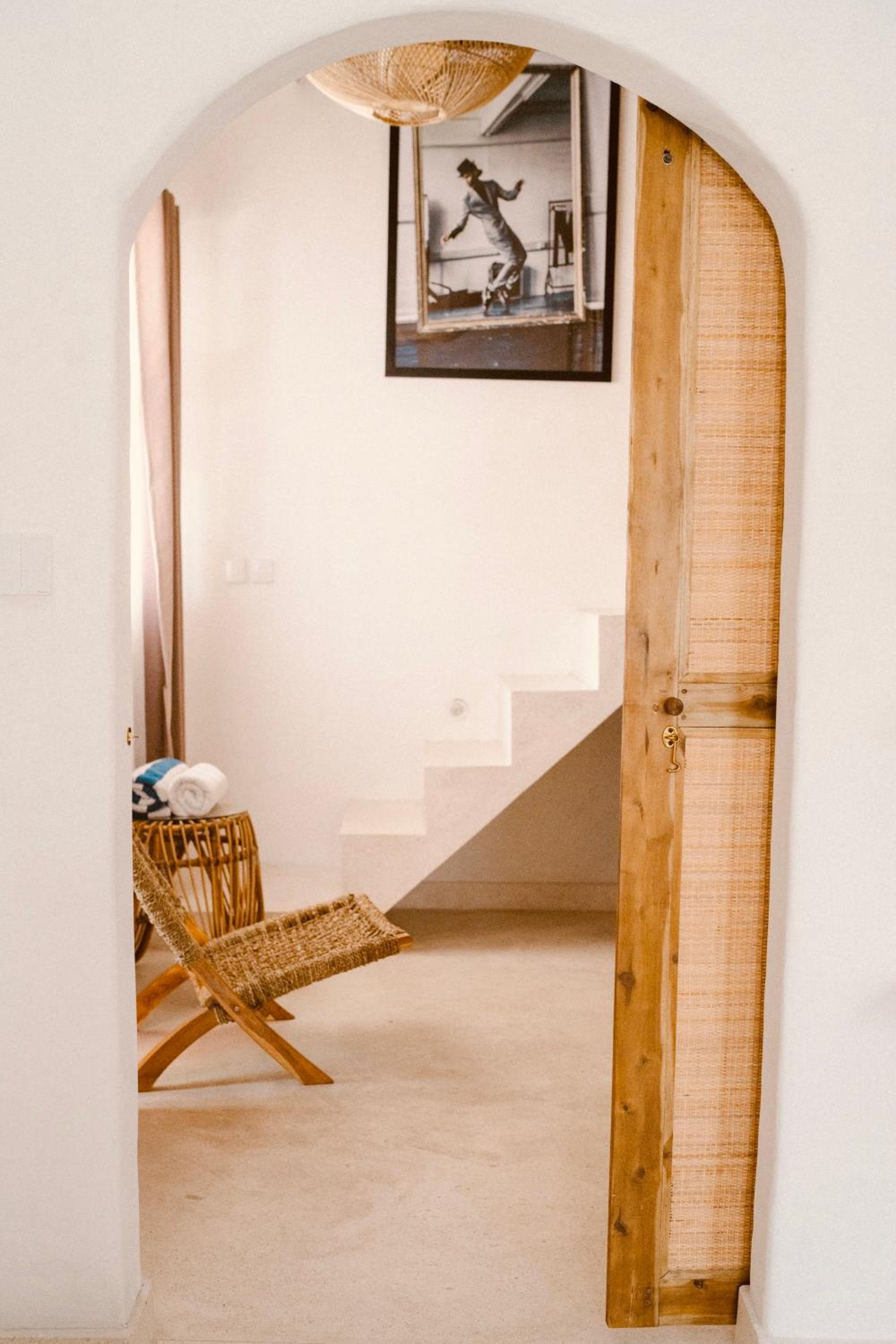 Deluxe King Suite - Photo 12