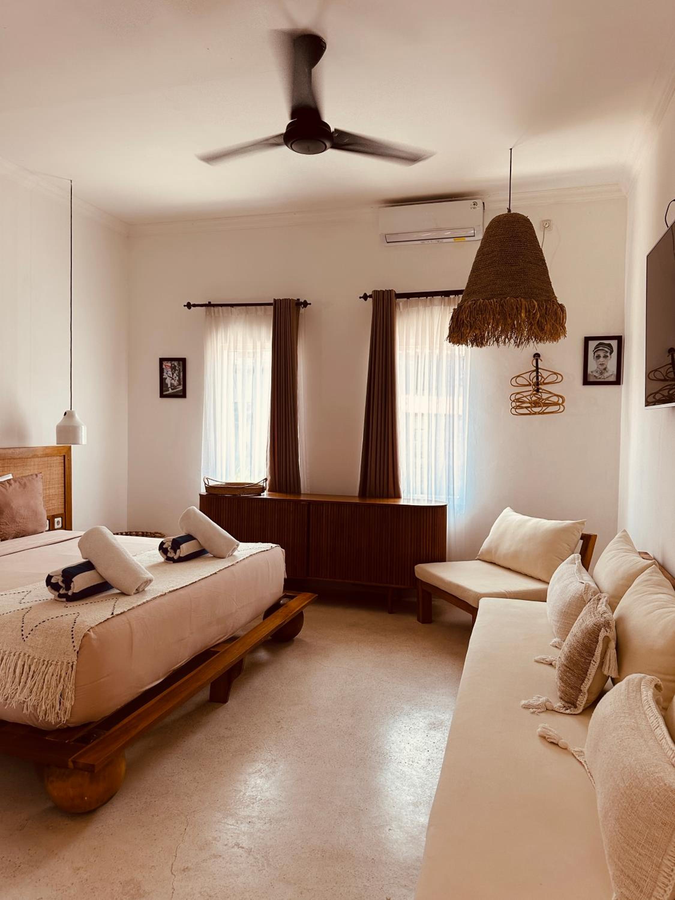 Deluxe King Suite - Photo 29