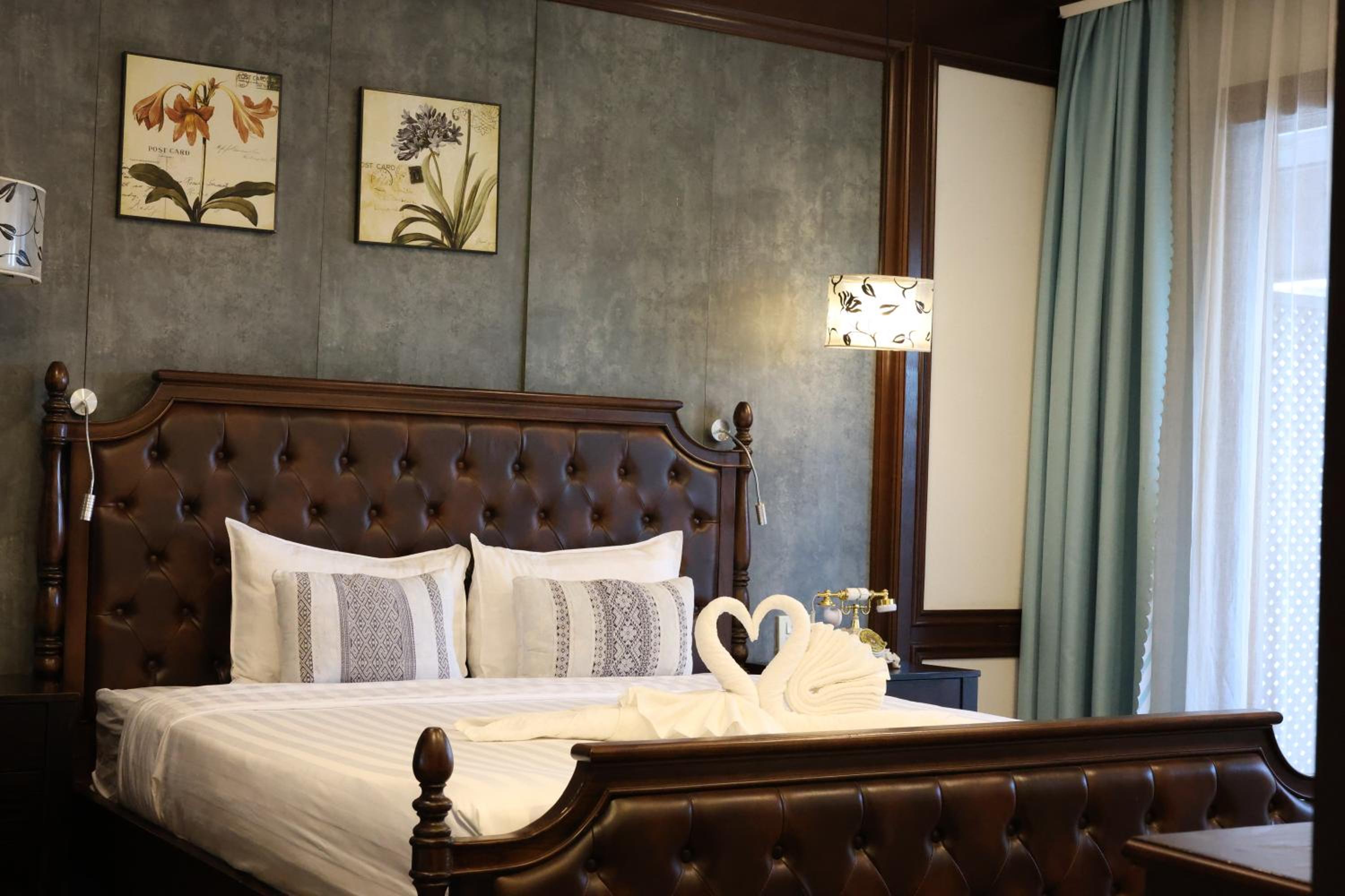 King Room with Pool View photo 3