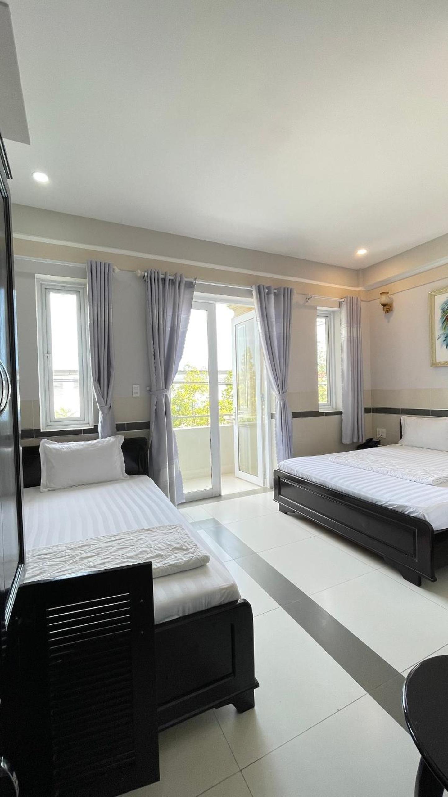 Twin Room With Private Bathroom photo 1