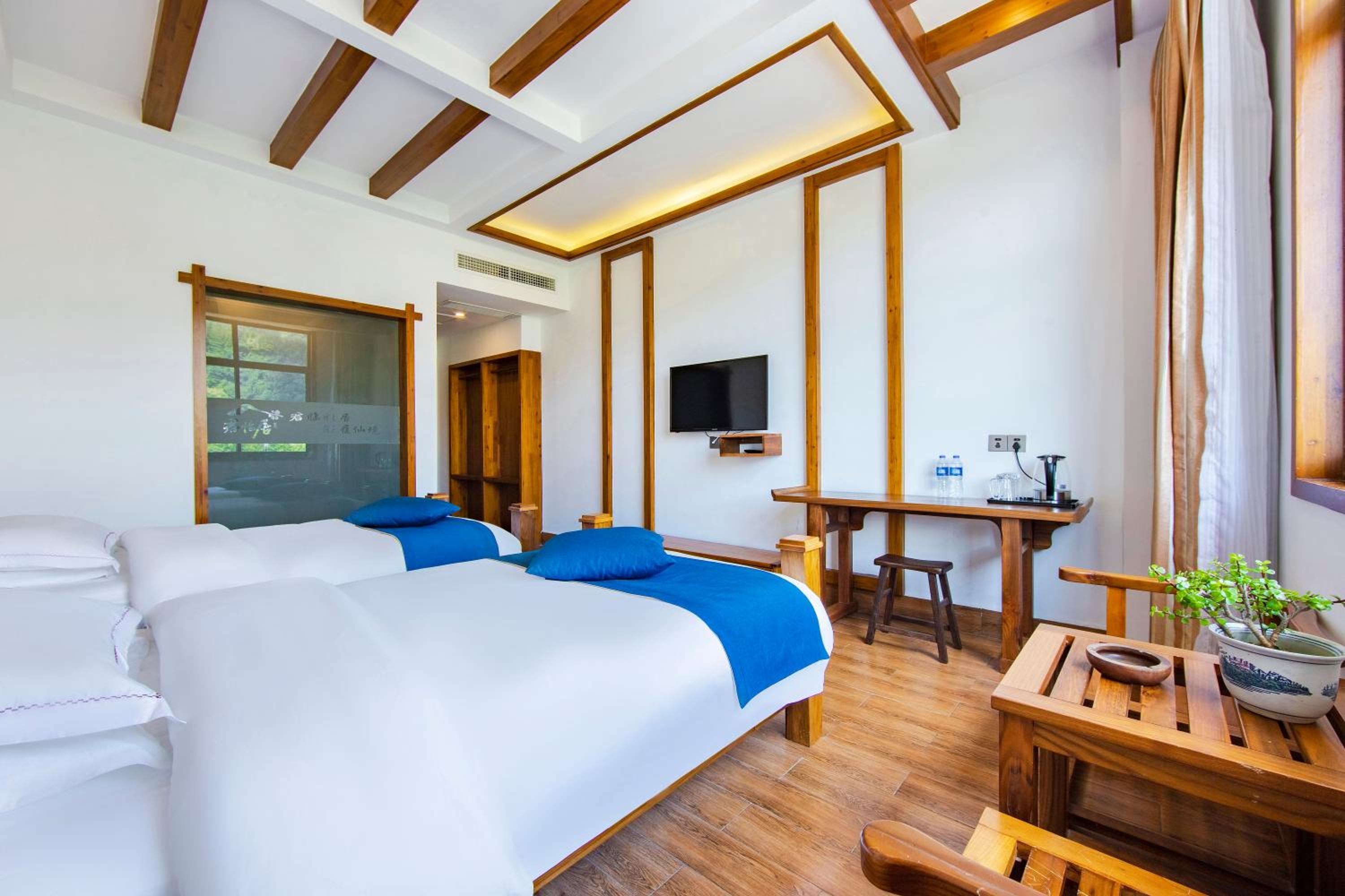 Deluxe Twin Room photo 3