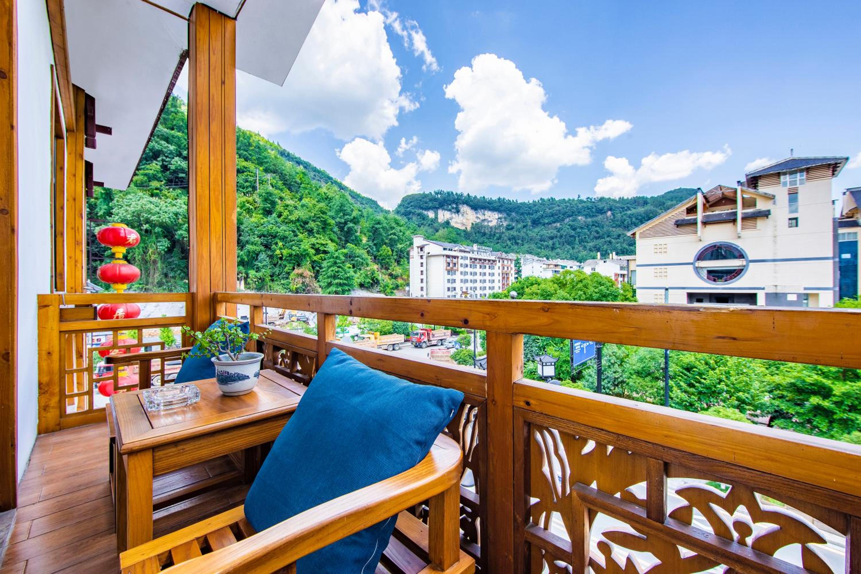 Deluxe Double Room with Balcony photo 3