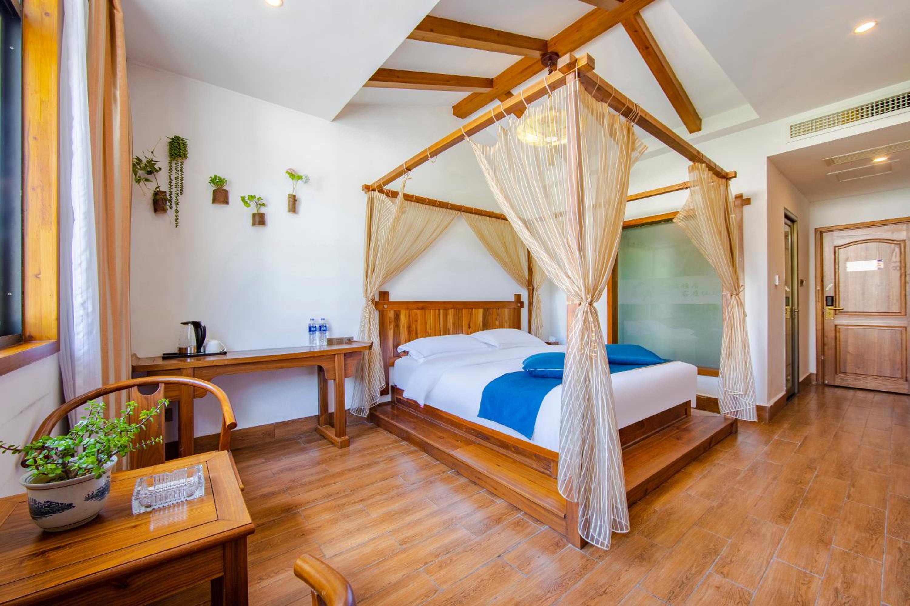 Deluxe Double Room with Mountain View photo 3