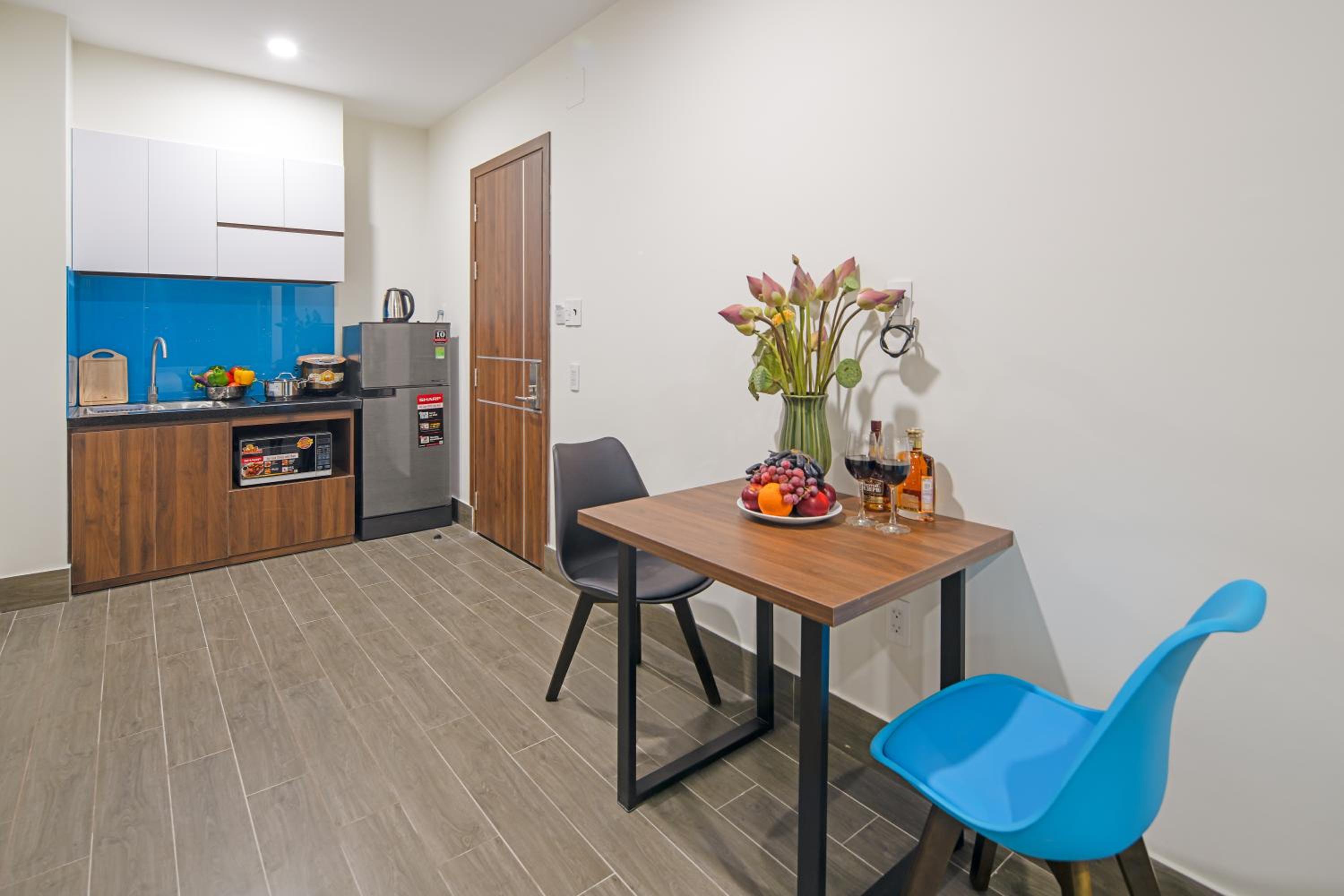 One-Bedroom Apartment - Photo 16