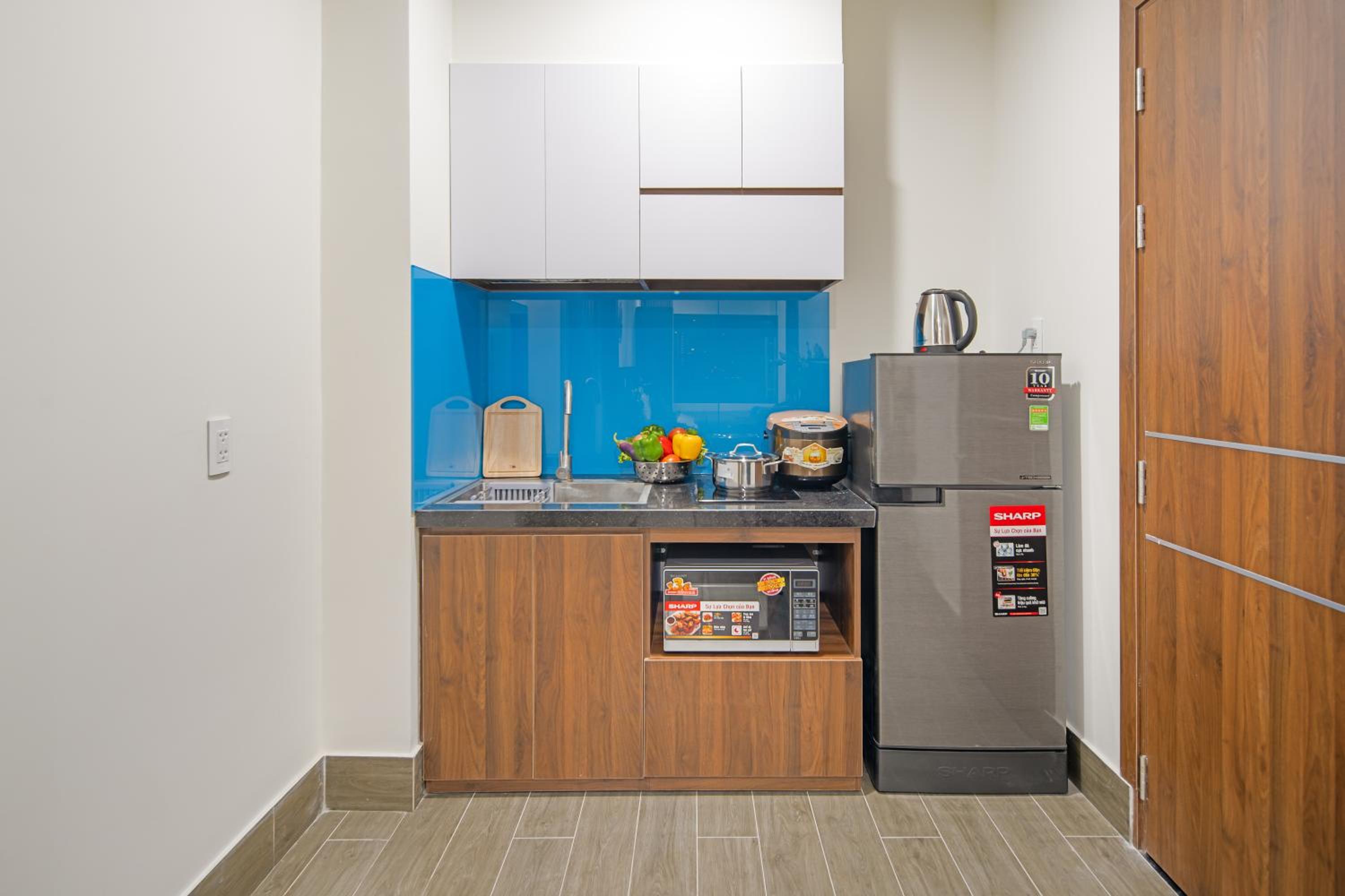 One-Bedroom Apartment - Photo 12