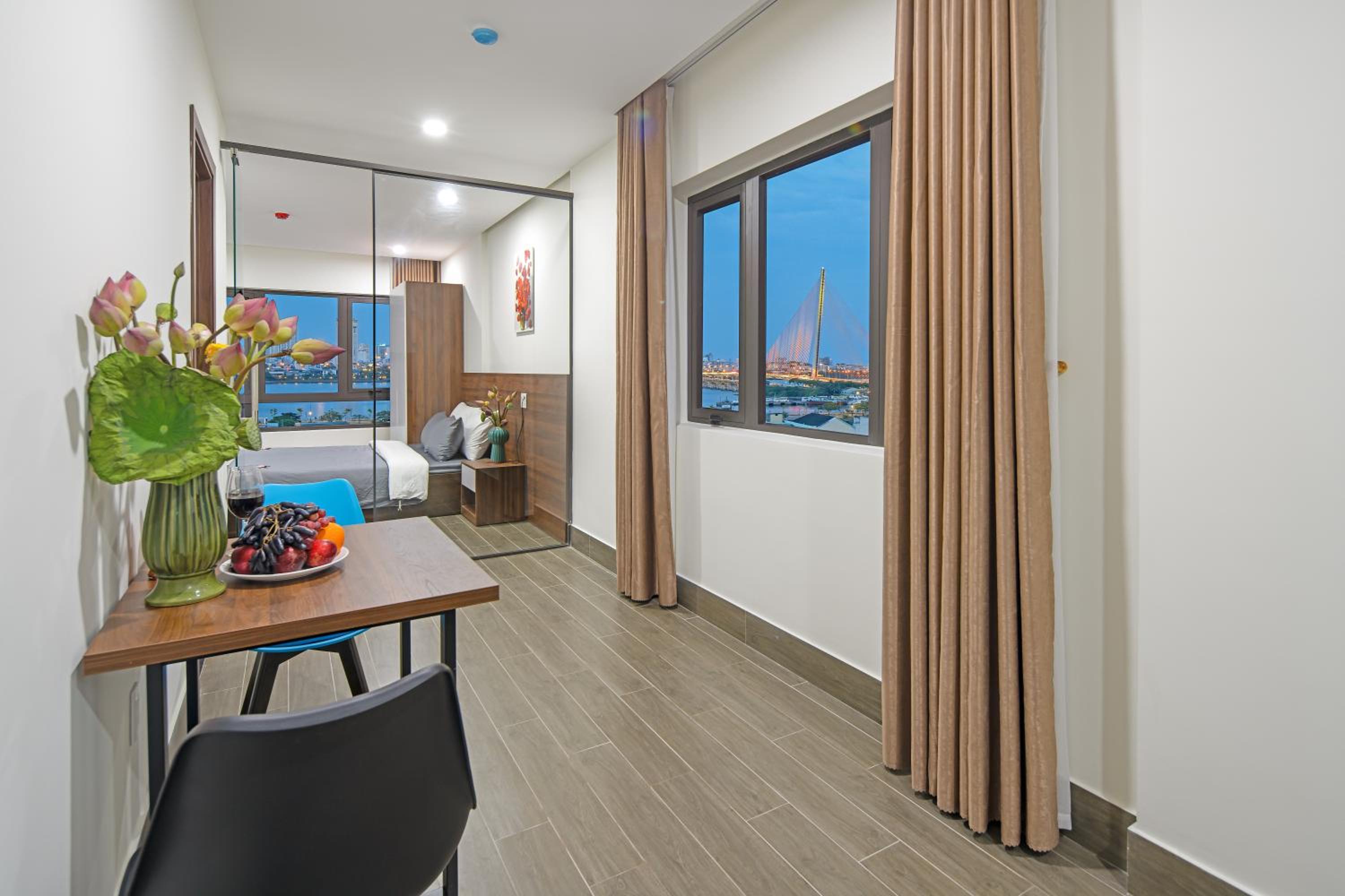 One-Bedroom Apartment - Photo 4