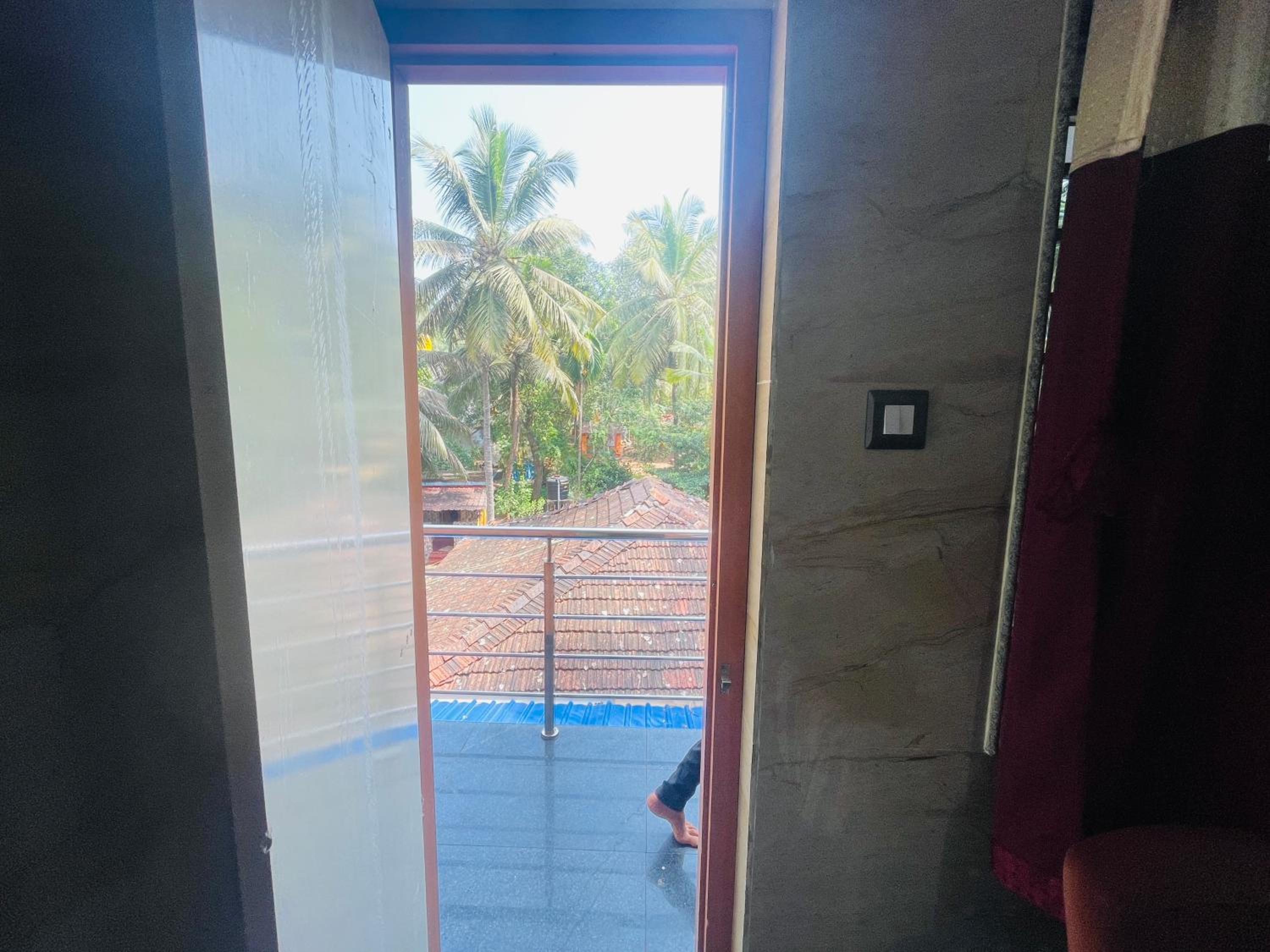 Double Room With Balcony photo 3