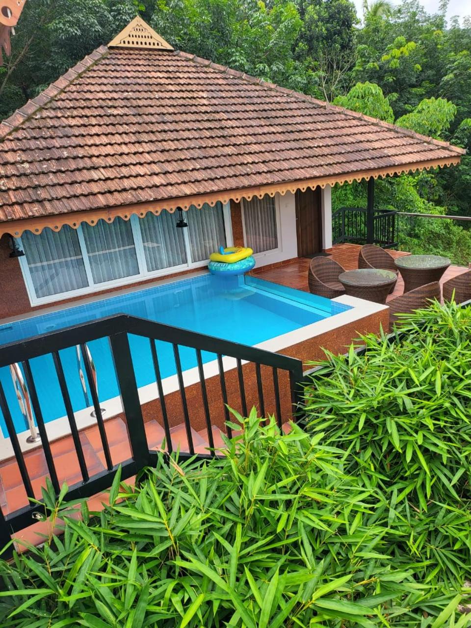 Villa with Private Pool - Photo 5