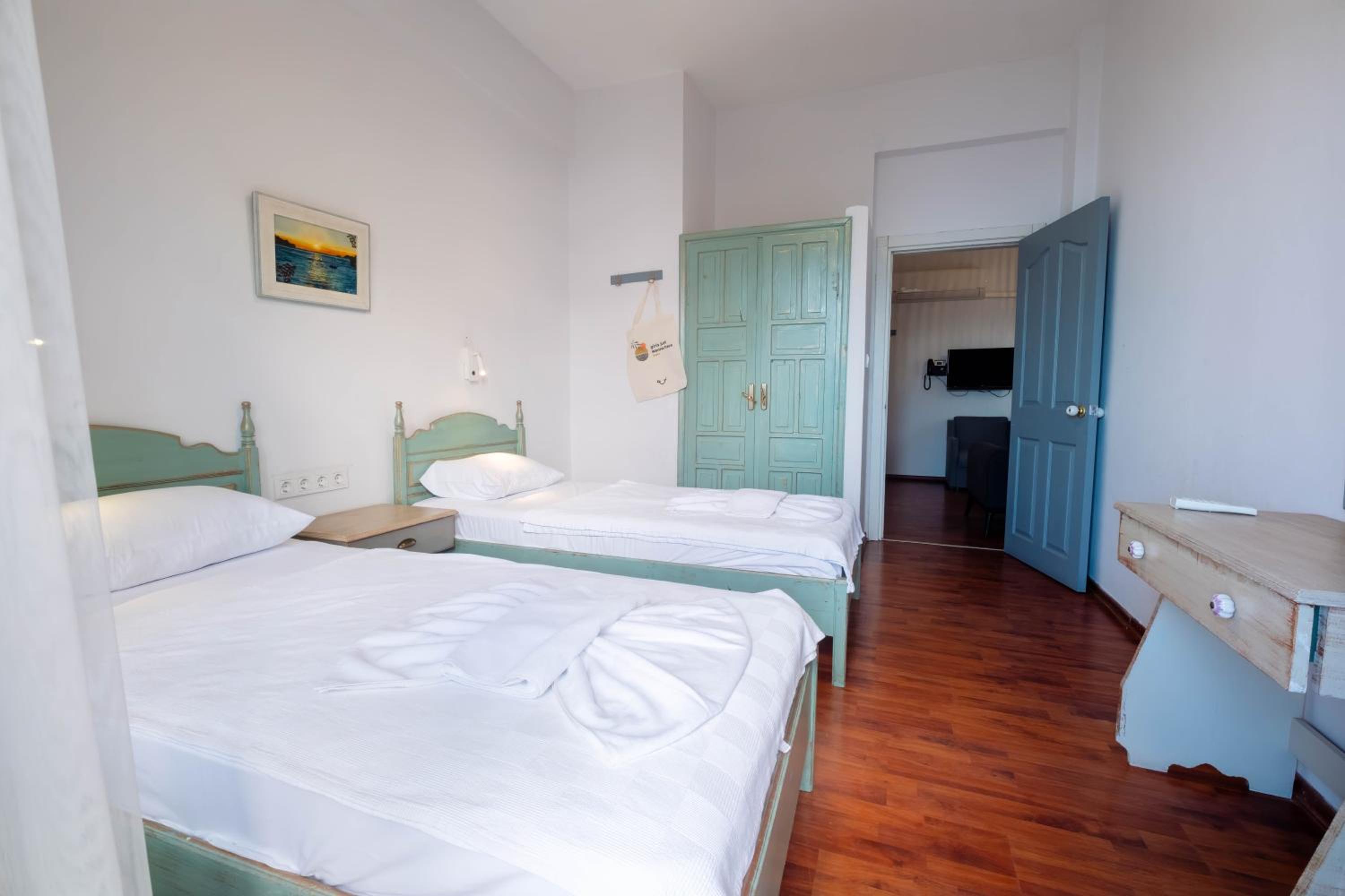 Suite with Sea View - Photo 4