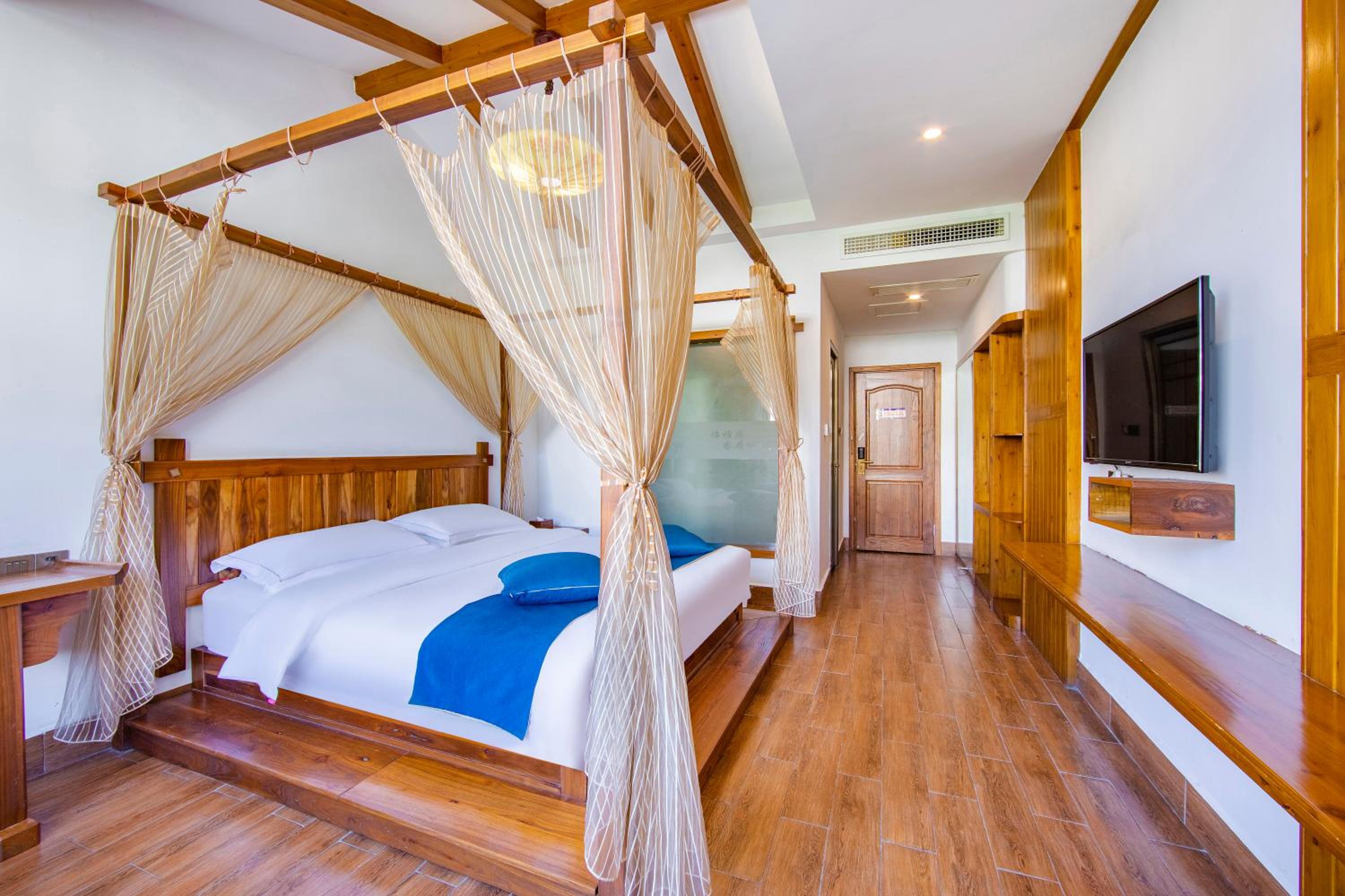 Deluxe Double Room with Mountain View photo 3