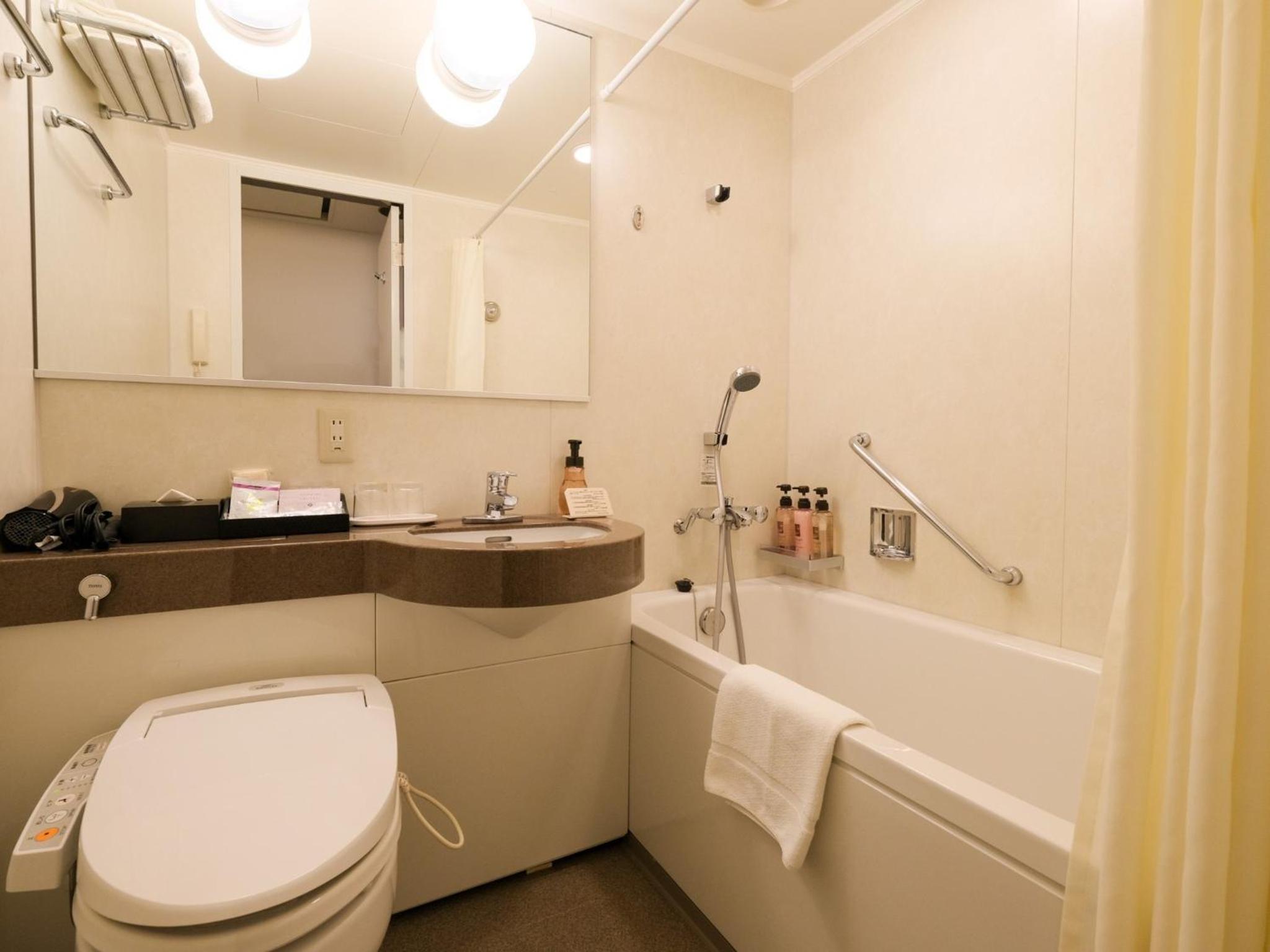 Executive Double Room with Small Double Bed - Non-Smoking photo 2