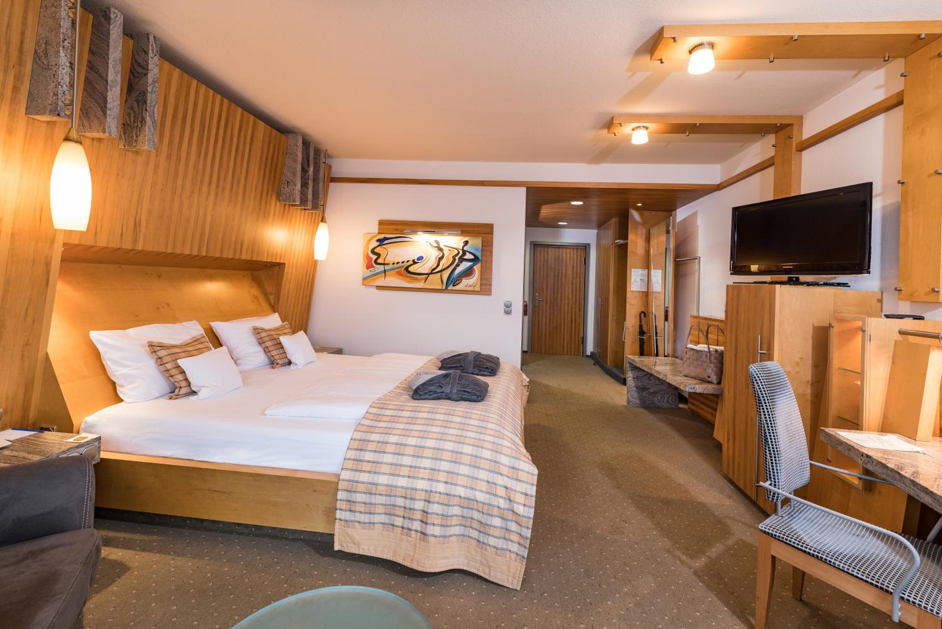 Deluxe Double Room Main Building - Photo 3