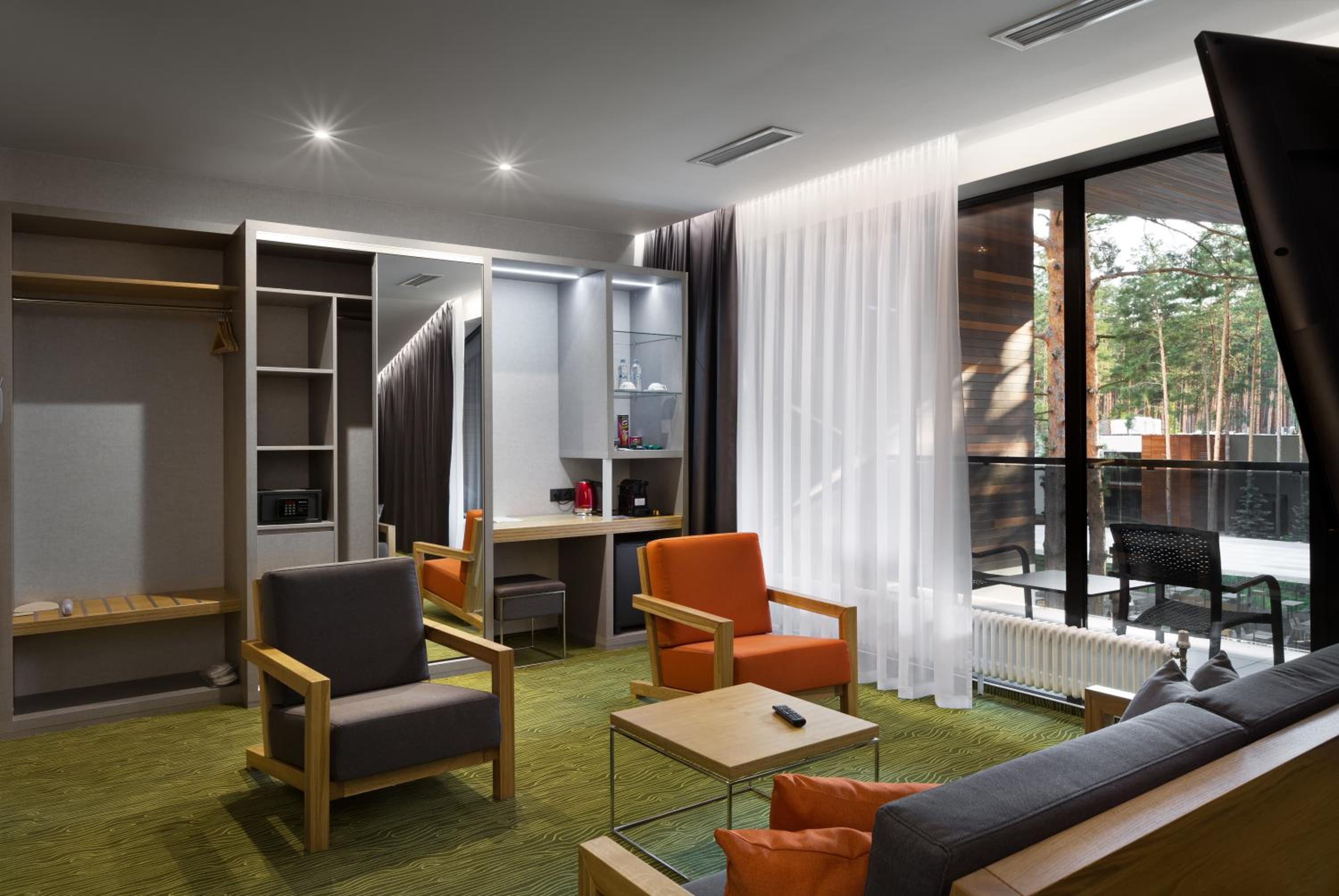 Deluxe Studio with Spa Access photo 3