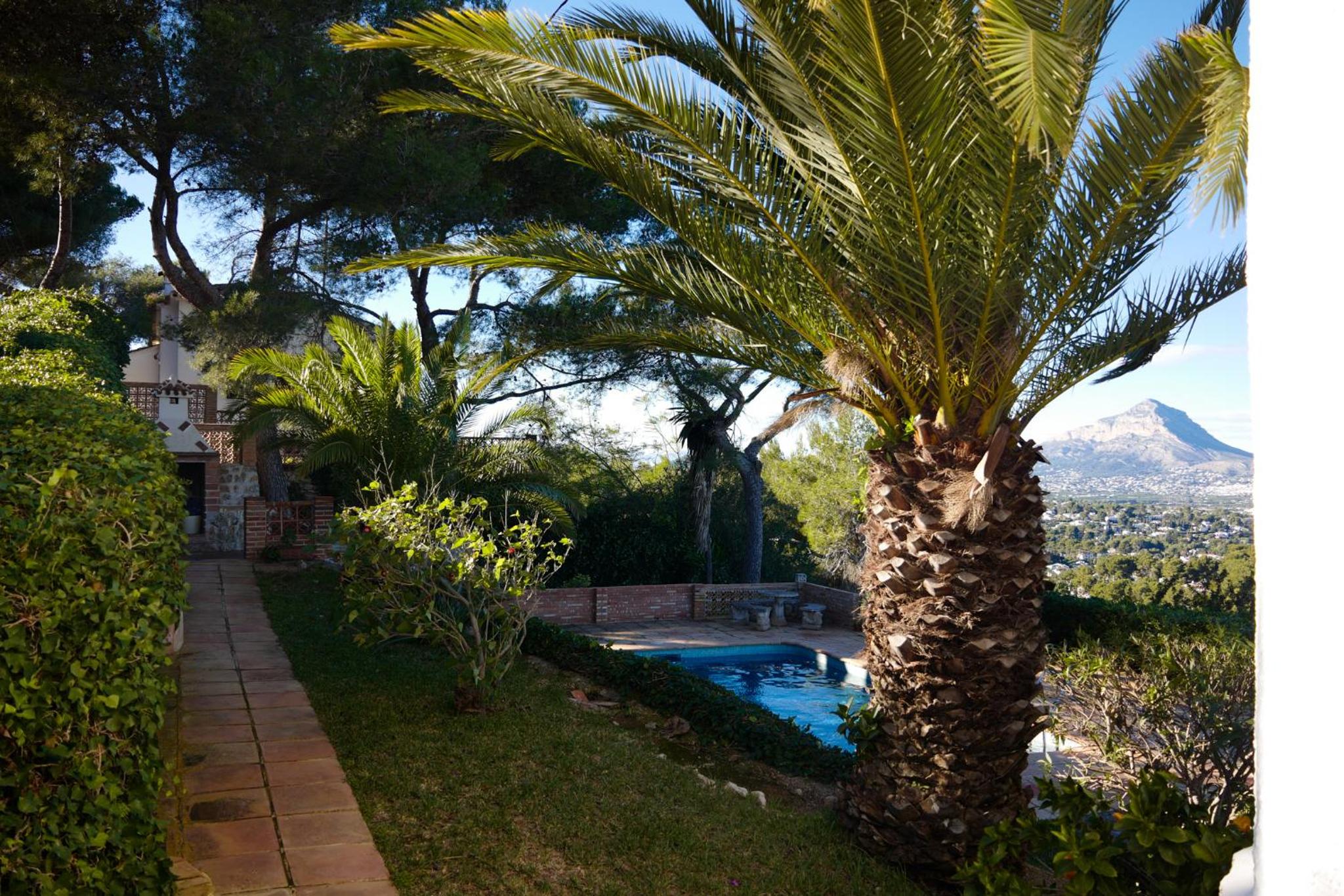 Three-Bedroom Villa photo 3