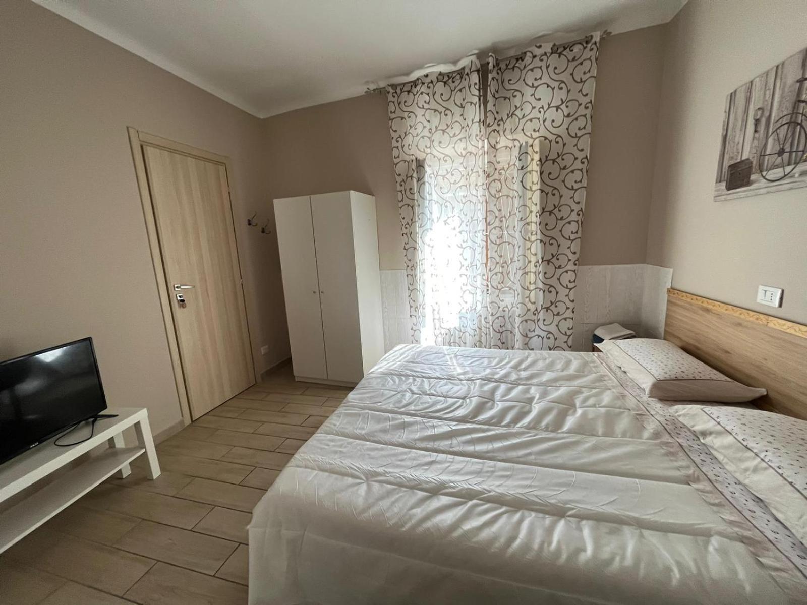 Double Room - Photo 1