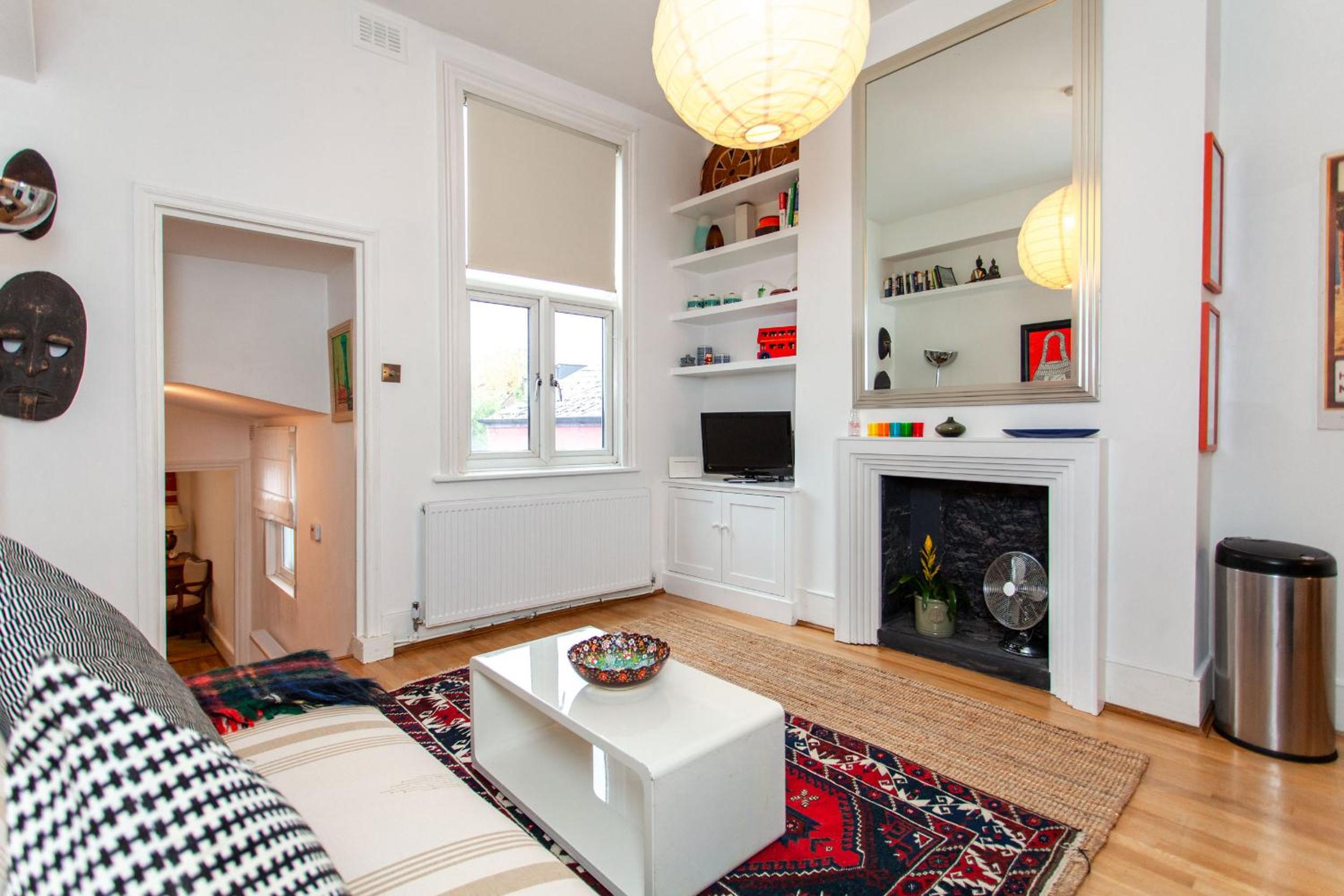 One-Bedroom Apartment photo 1