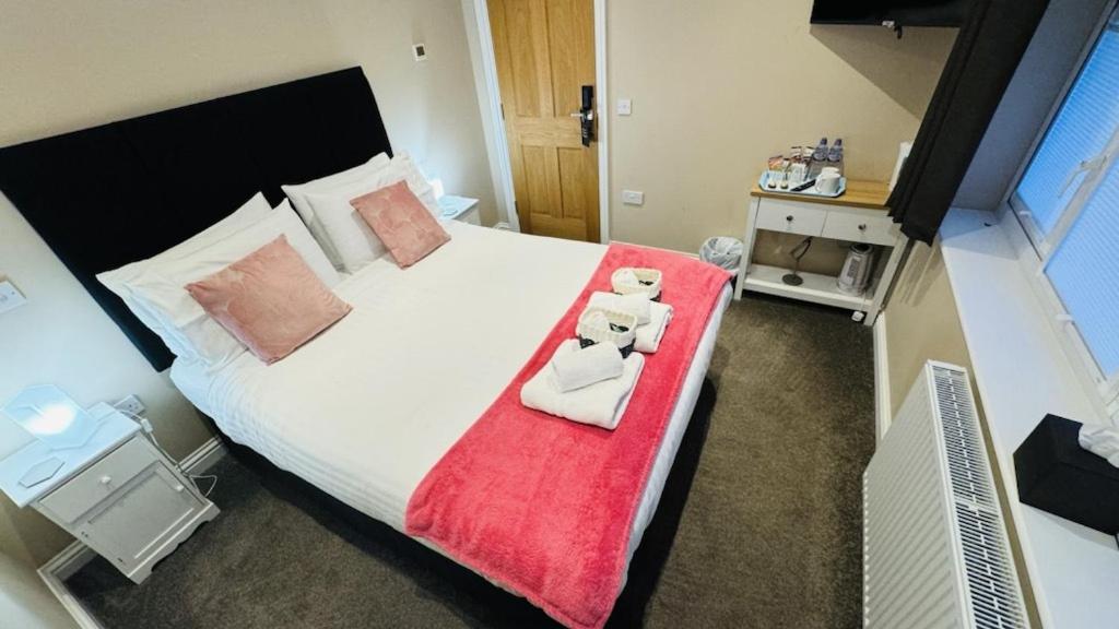 Deluxe Double Room with Shower - Photo 6