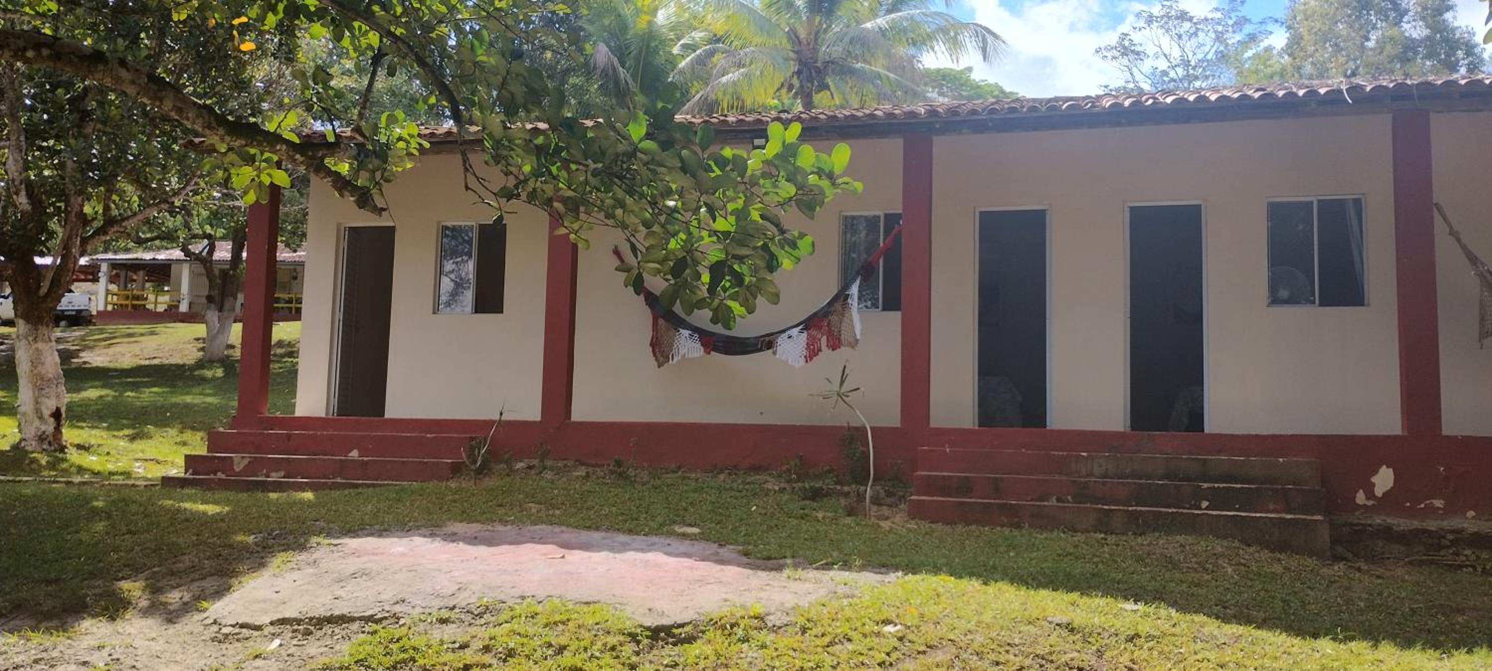 Six-Bedroom House photo 2