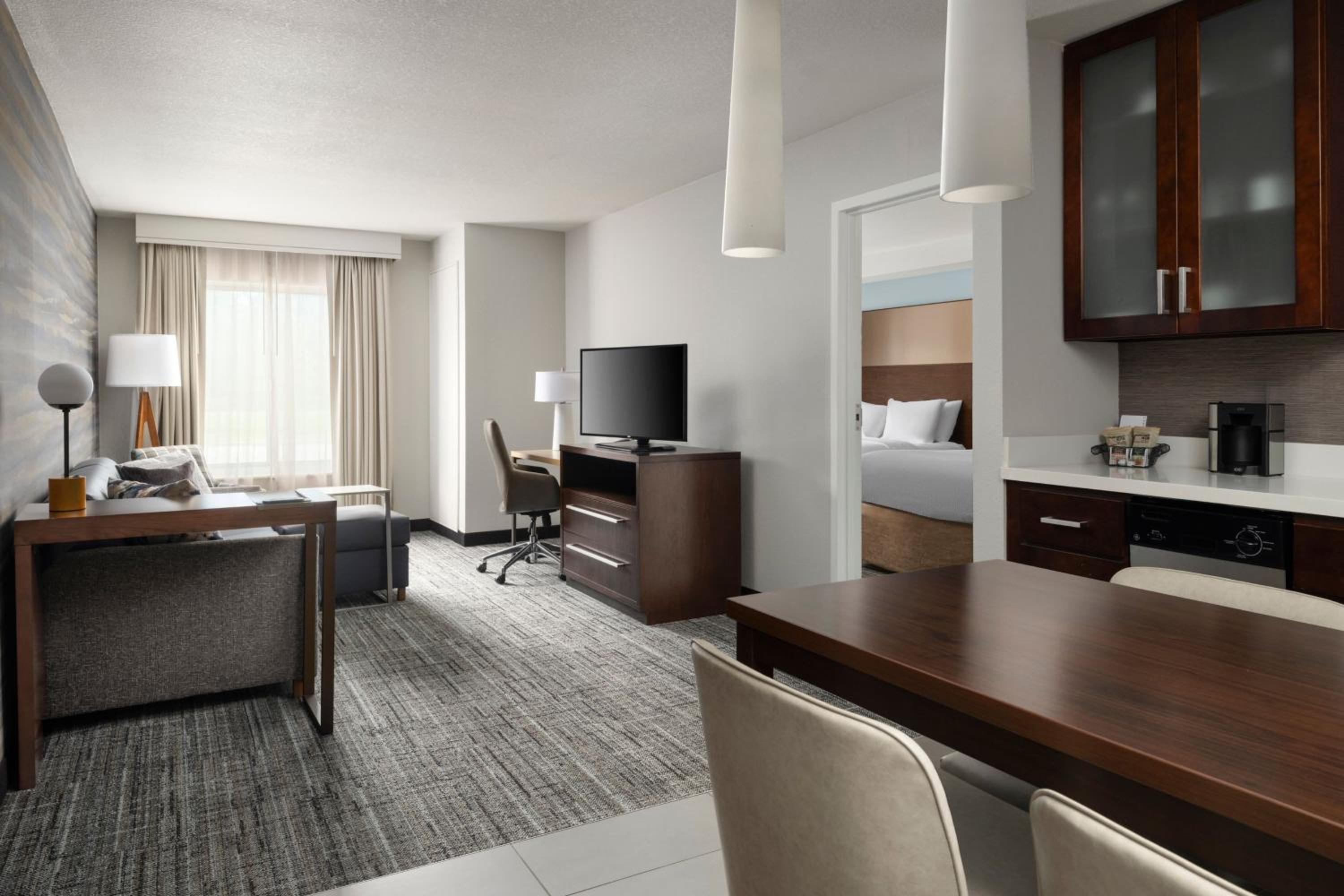 One-Bedroom Suite with Two Queen Beds photo 1