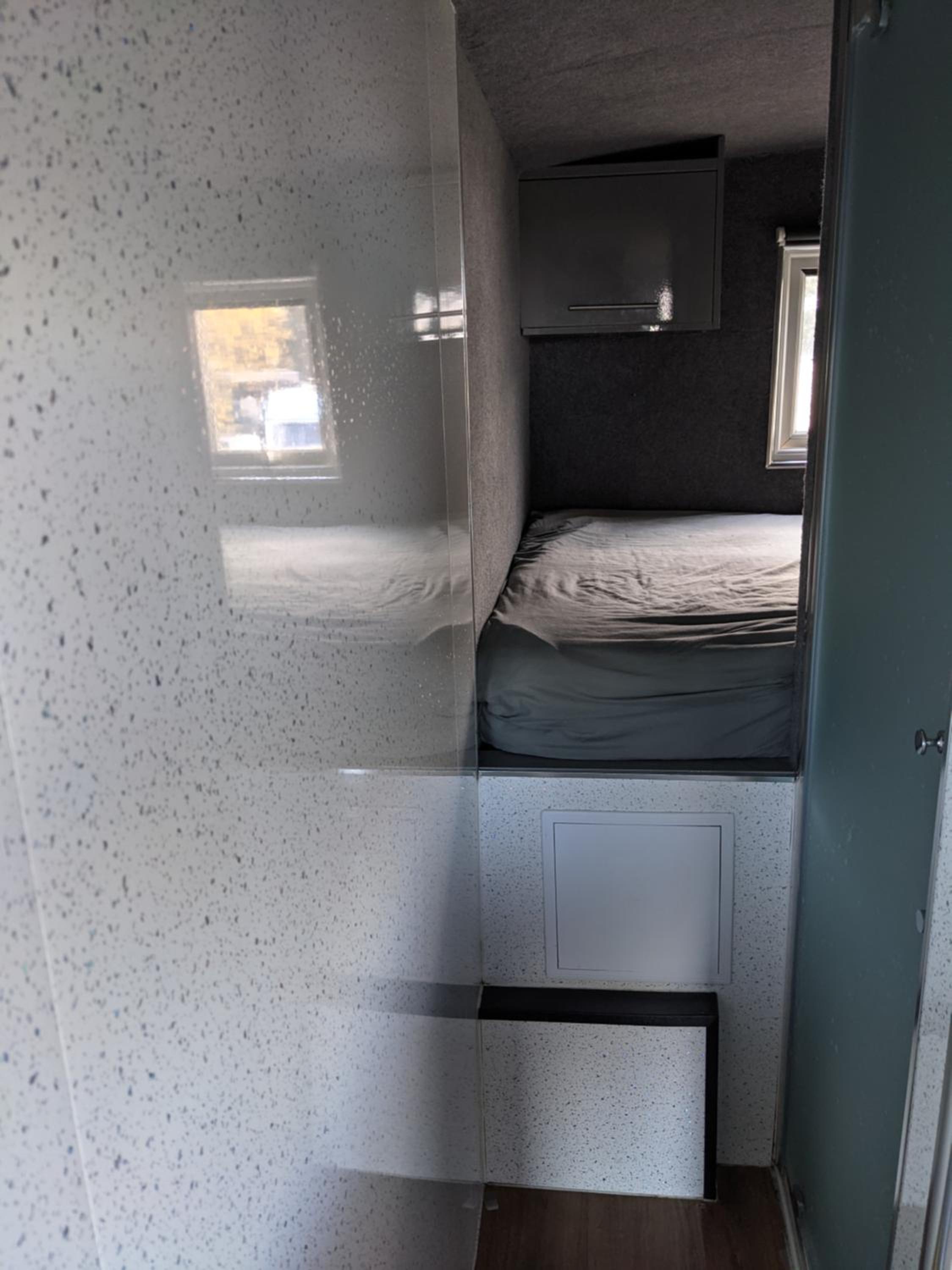 Mobile Home photo 1