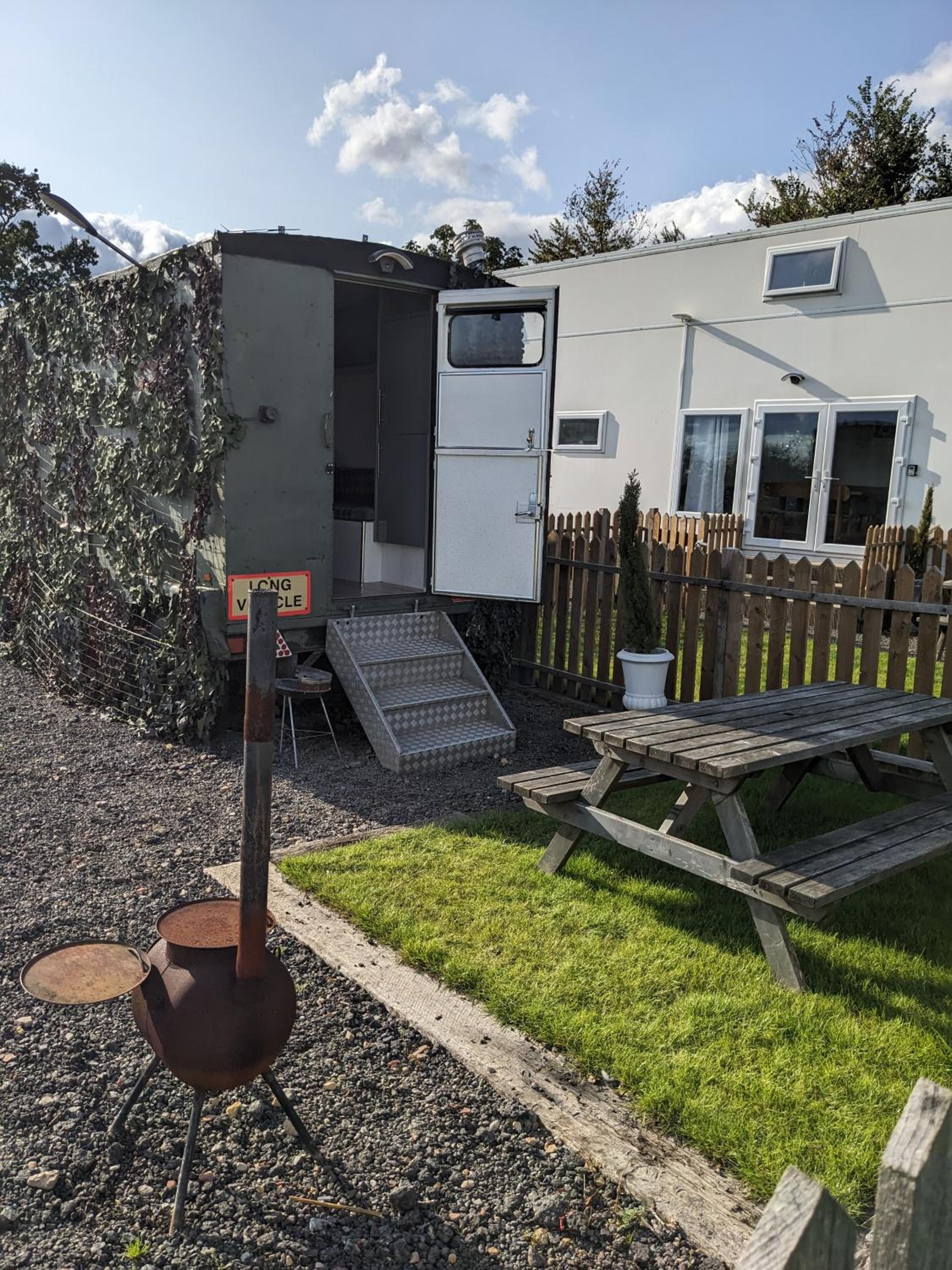 Mobile Home photo 2