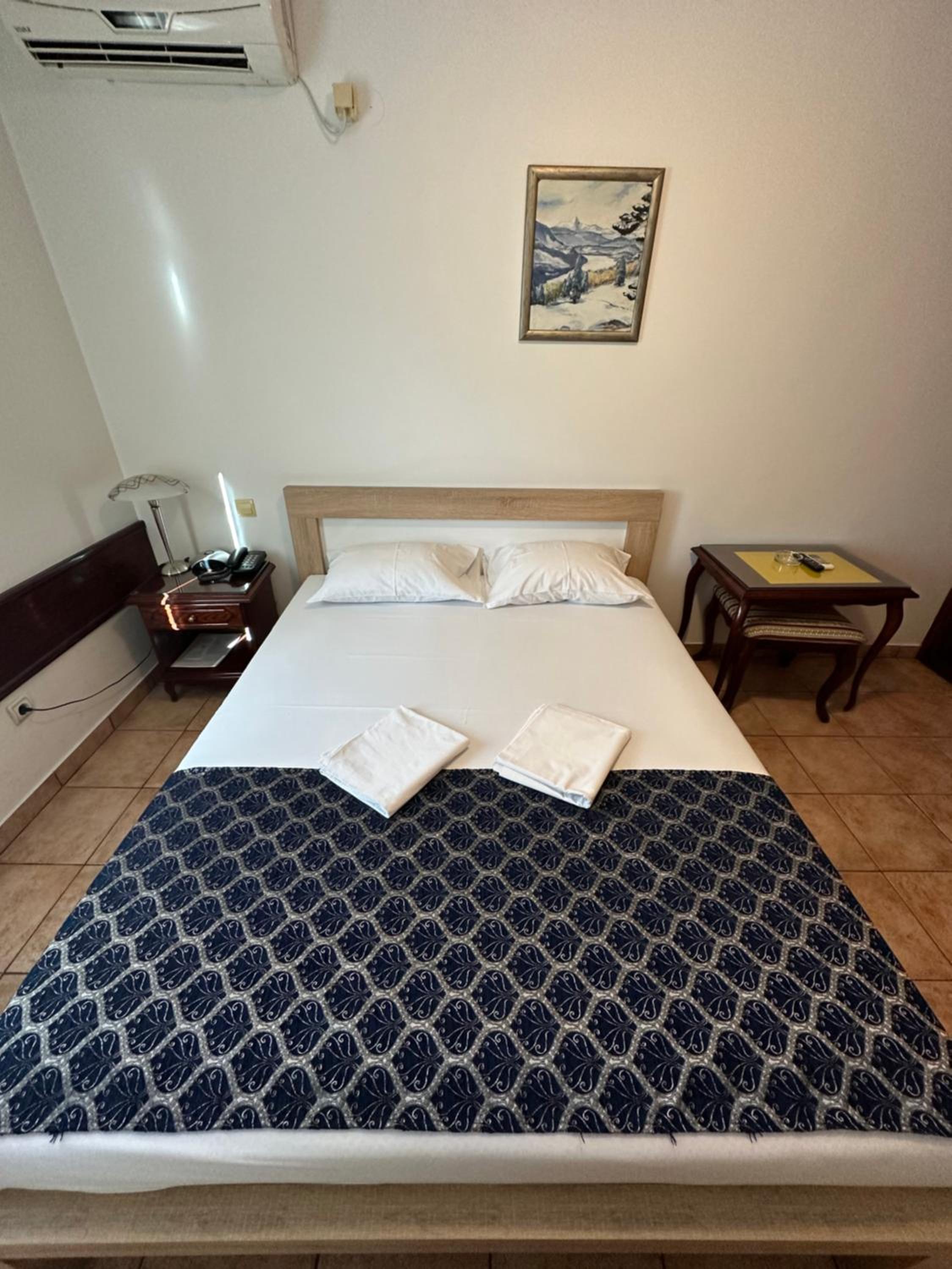 Double Room with Private Bathroom photo 3