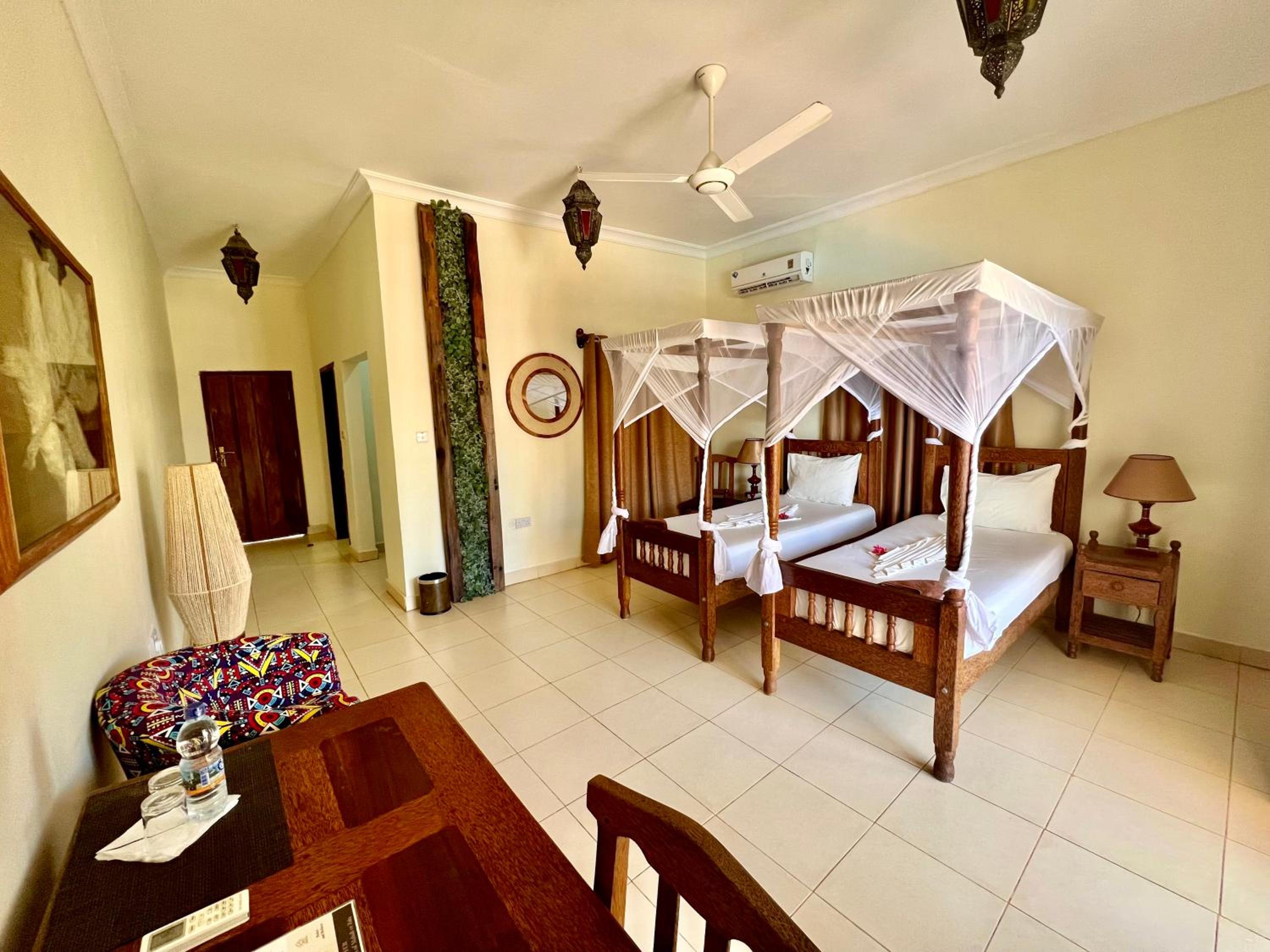 Deluxe Twin Room photo 2