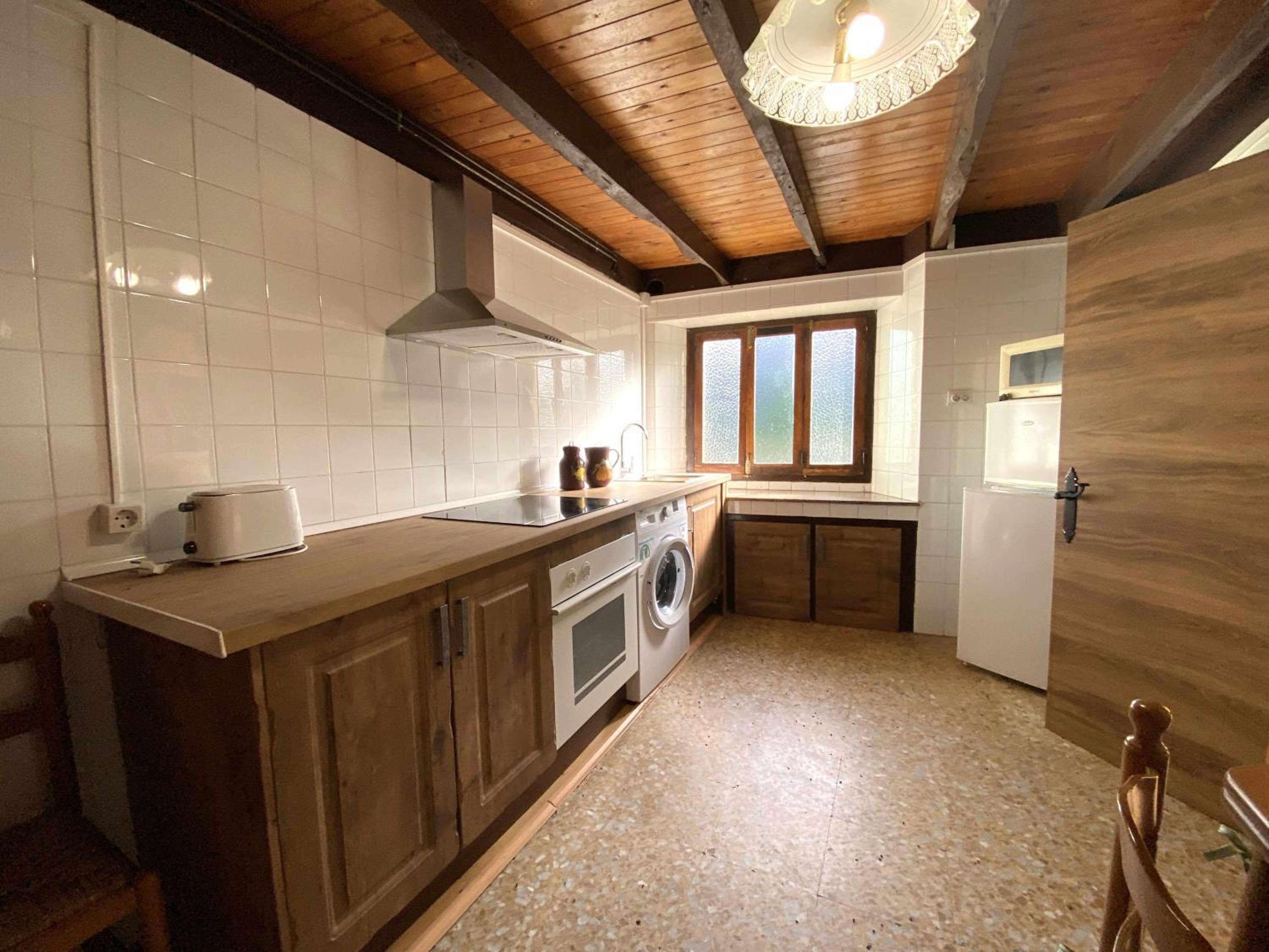 Three-Bedroom House photo 3