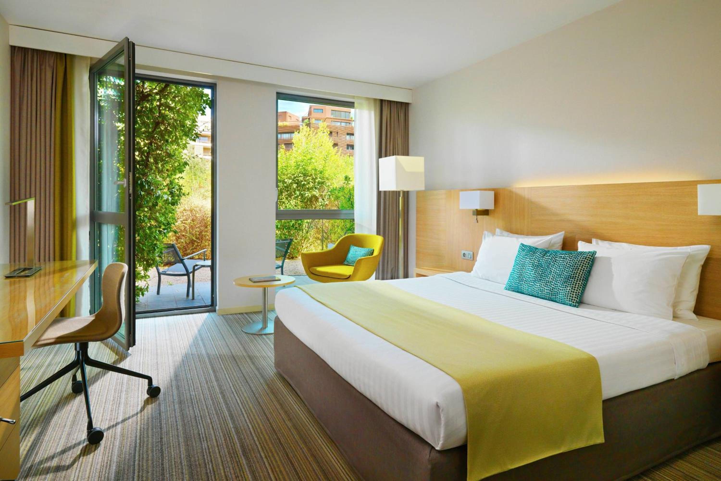 Superior Room with Balcony - Photo 4