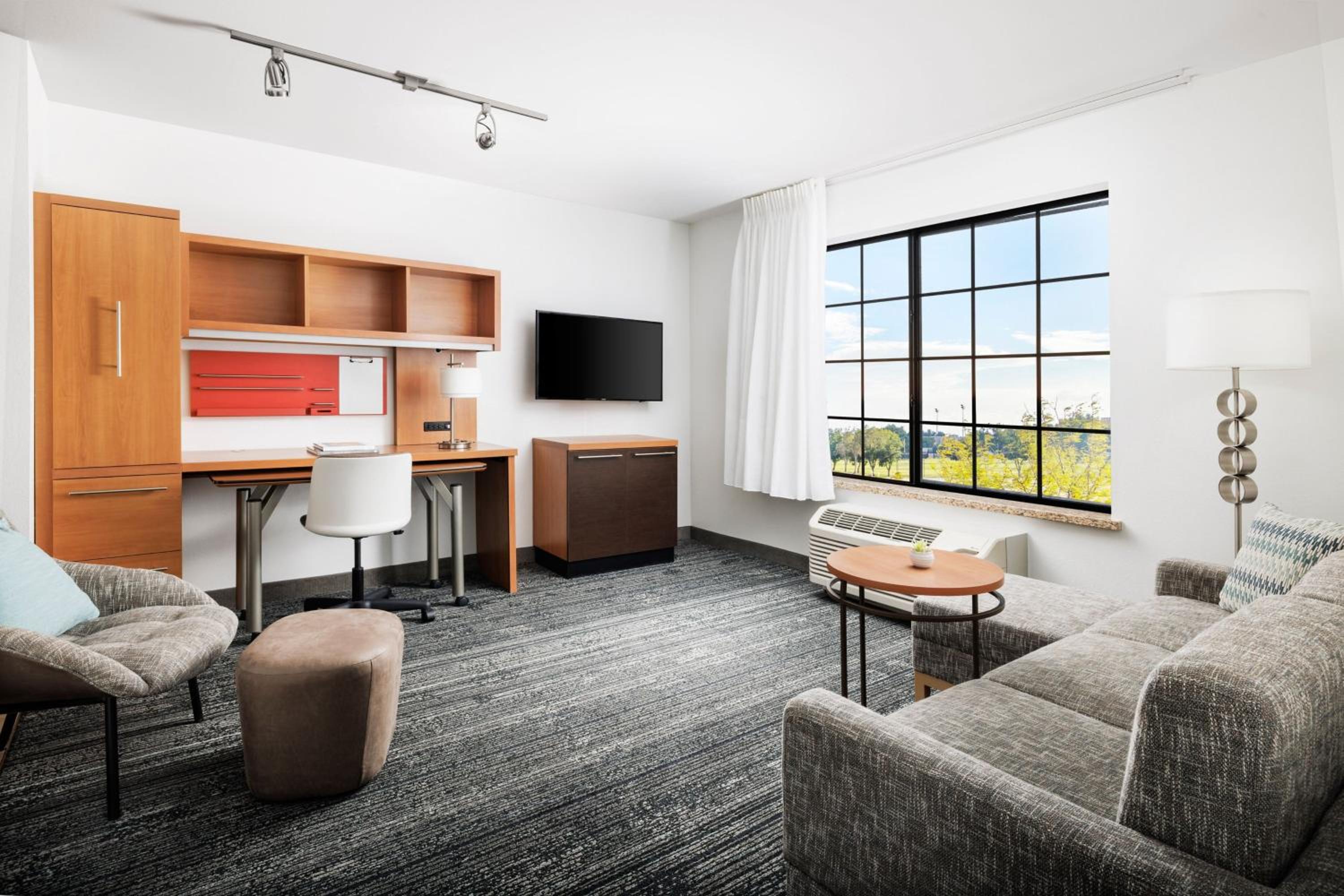 One-Bedroom Queen Suite with Sofa Bed - Non-Smoking