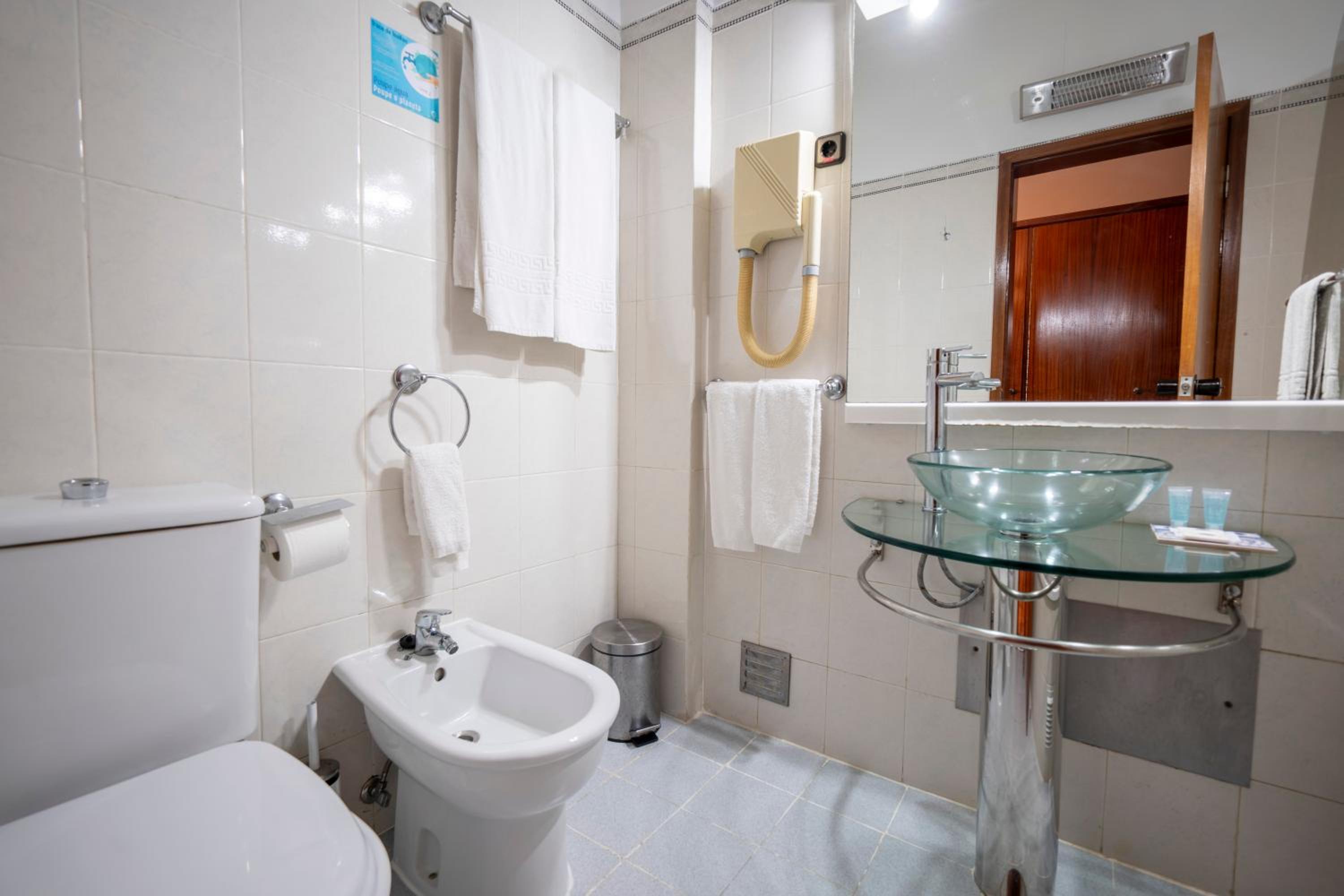 Double Room - Photo 13