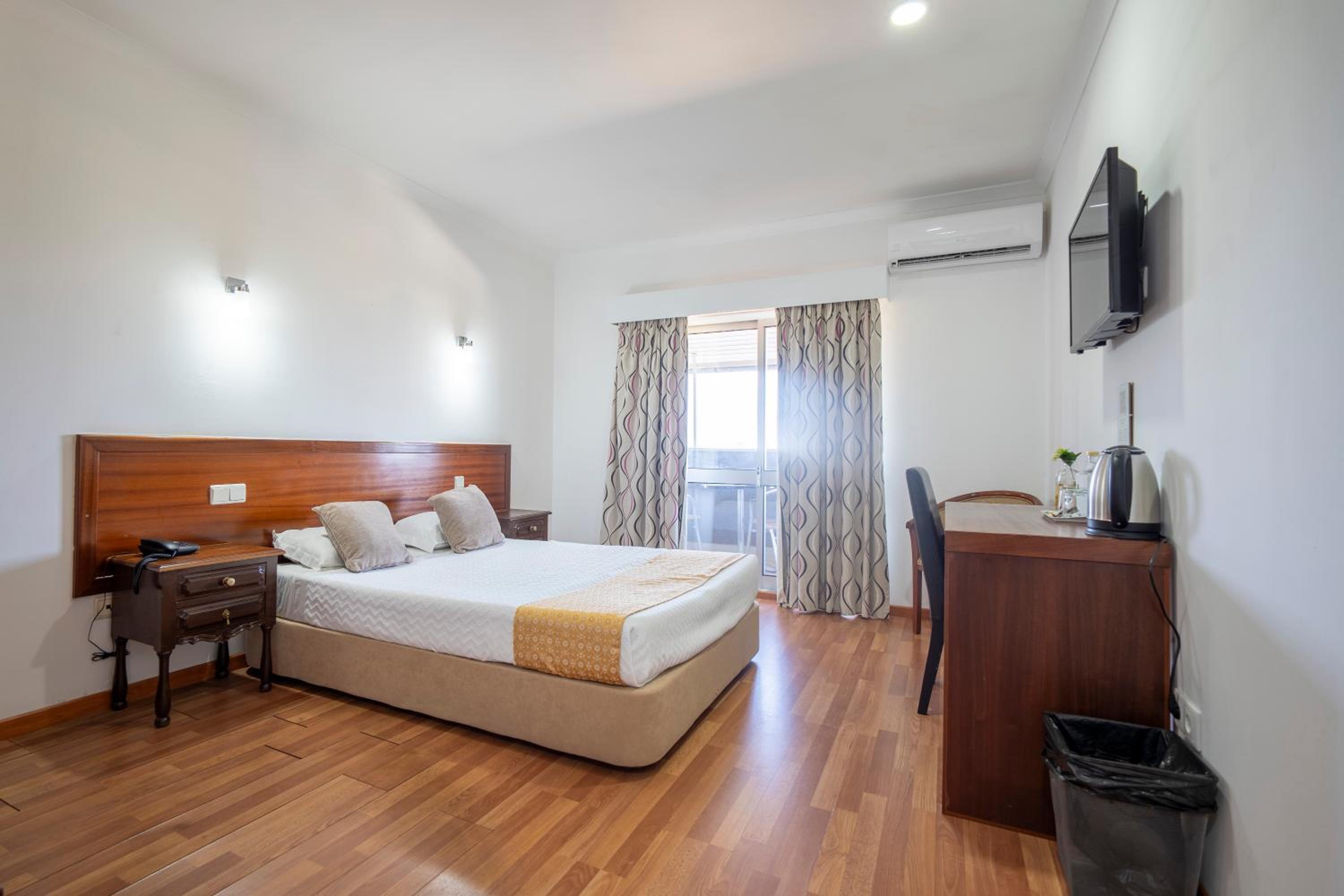 Double Room - Photo 14