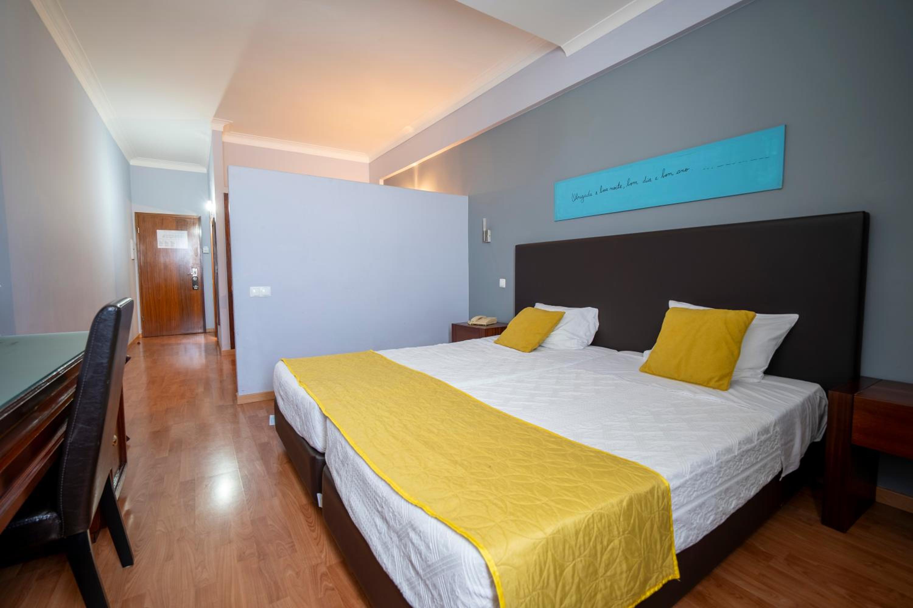 Triple Room - Photo 7