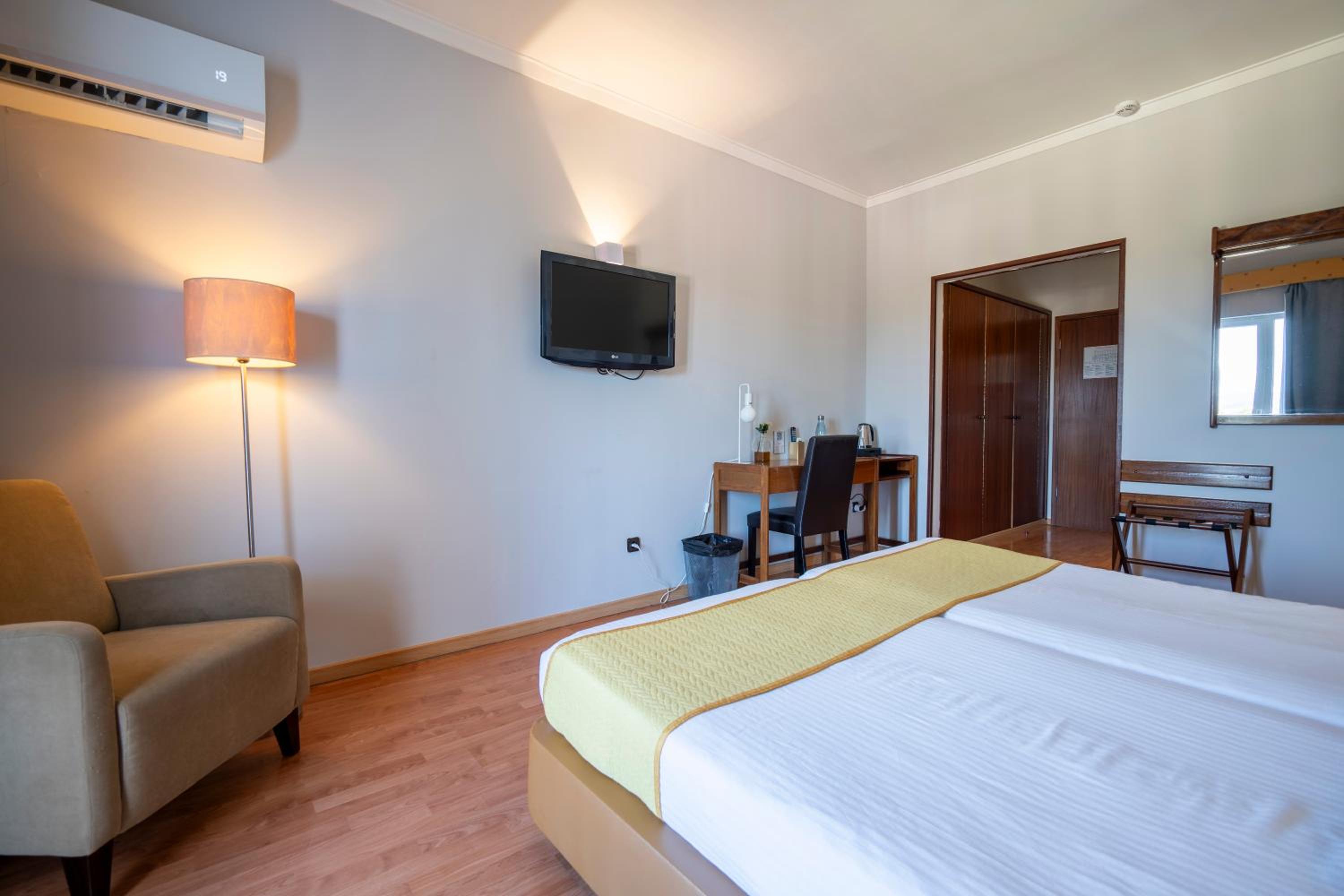 Twin Room - Photo 4