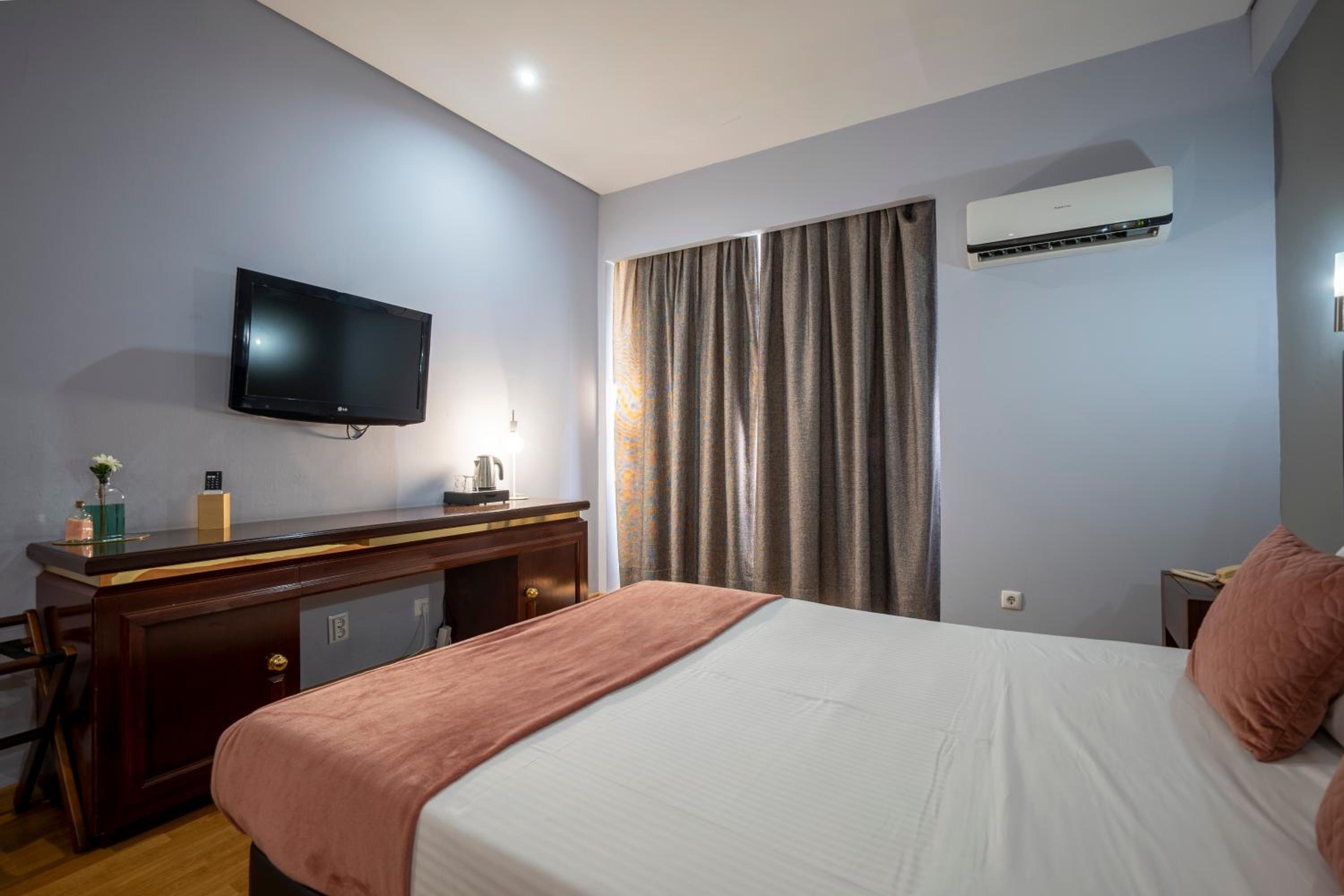 Double Room - Photo 7